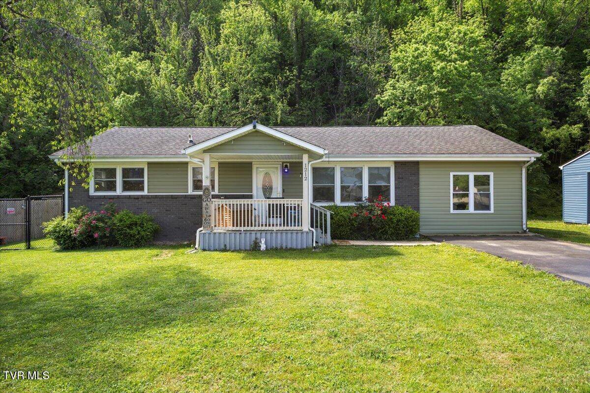 Elizabethton, TN 37643,1212 Thomas BLVD