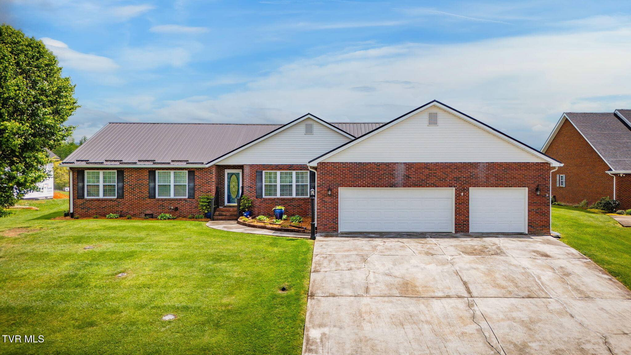 Bristol, TN 37620,221 Country Meadows CIR