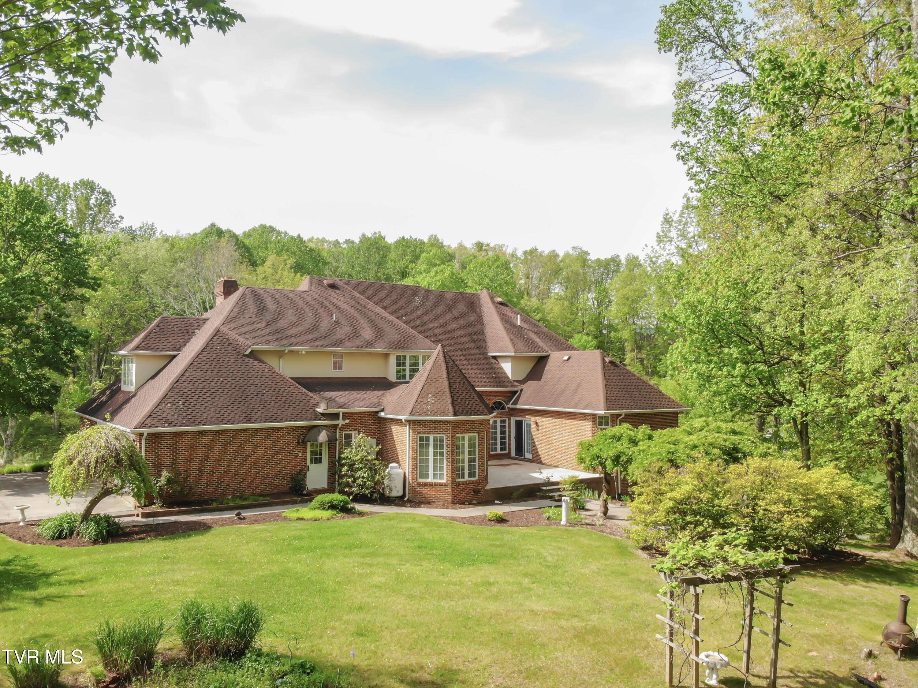 Lebanon, VA 24266,4 Sunset DR