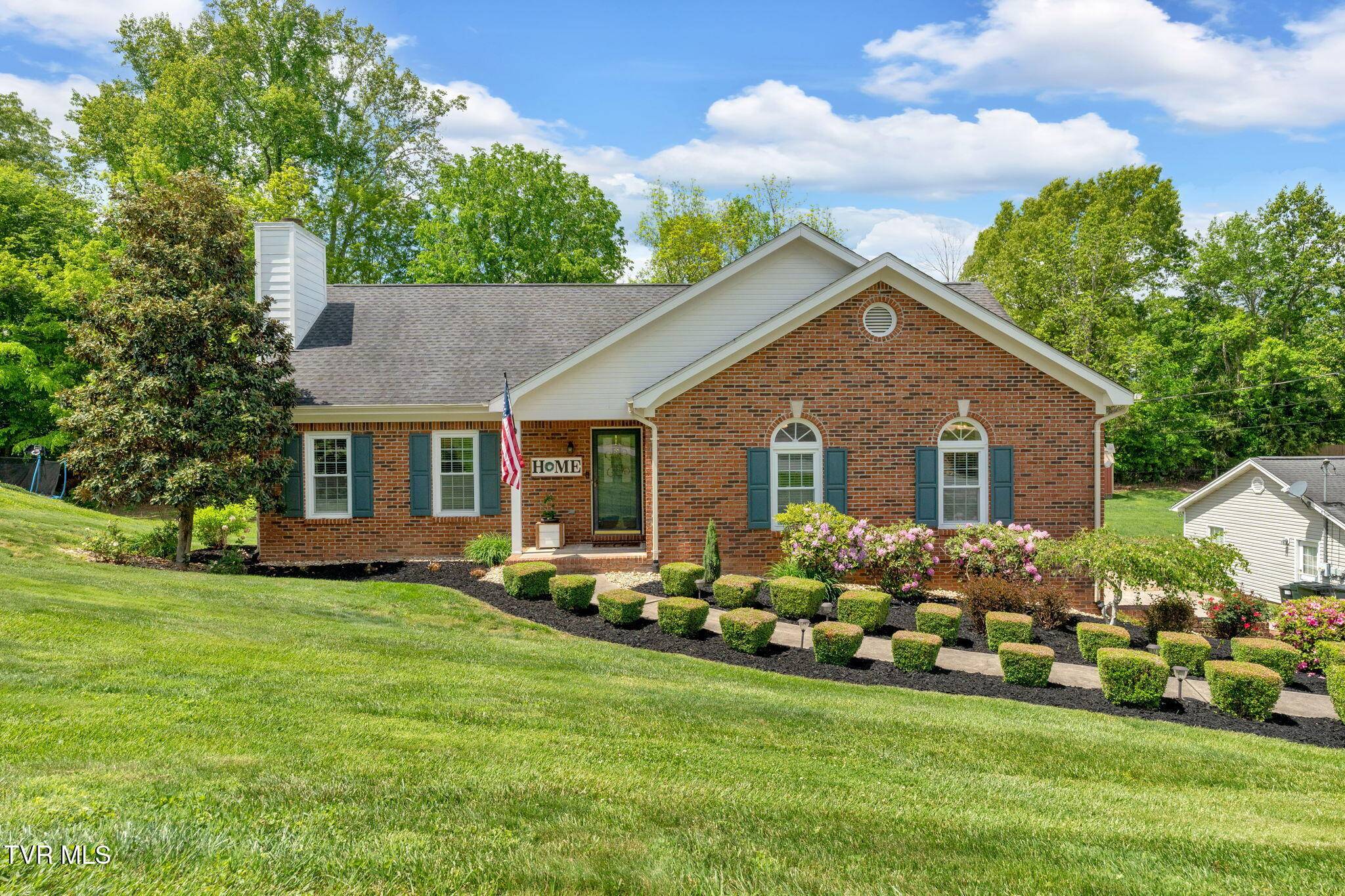 Kingsport, TN 37663,3141 Winesap RD