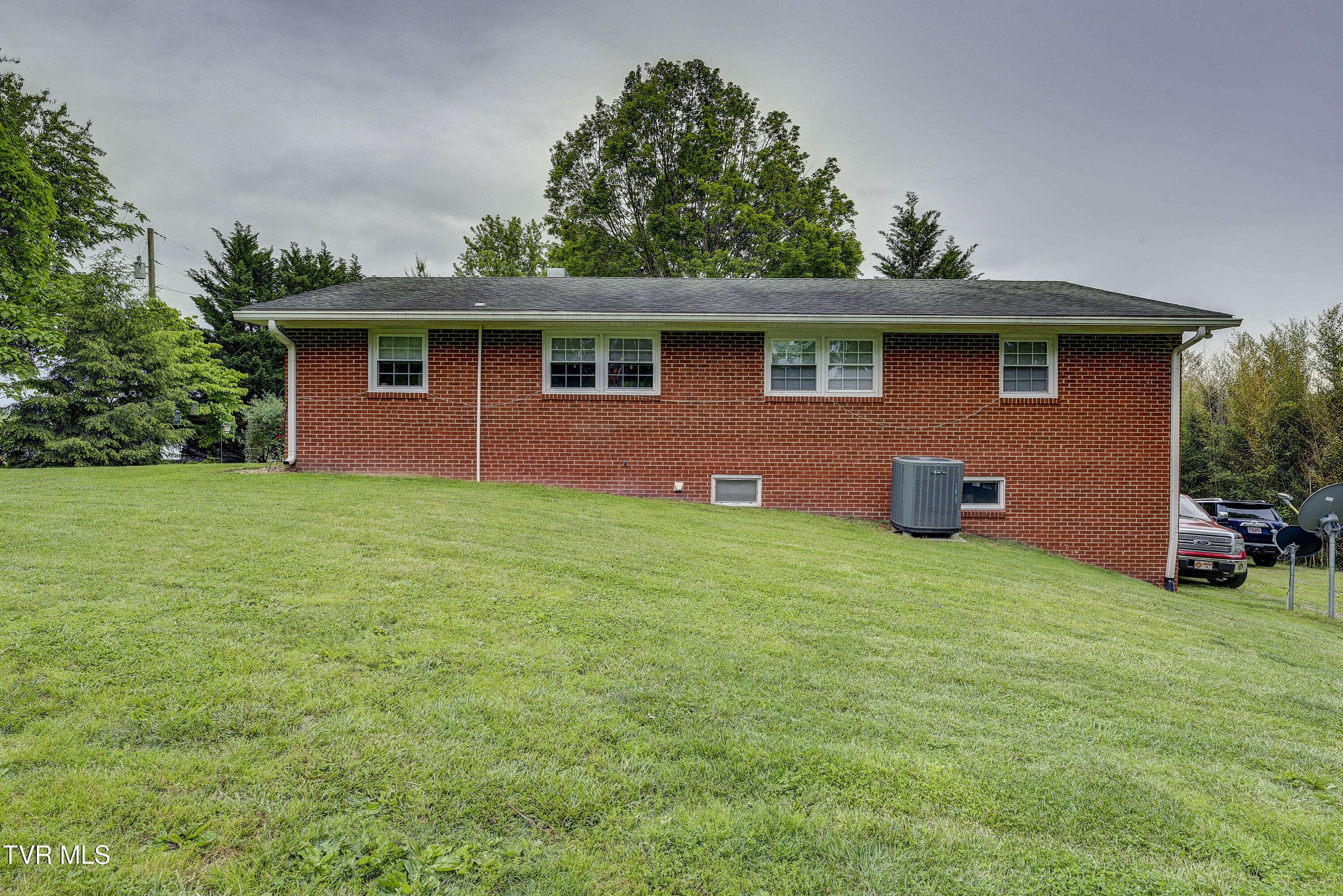 Limestone, TN 37681,3395 Milburnton RD