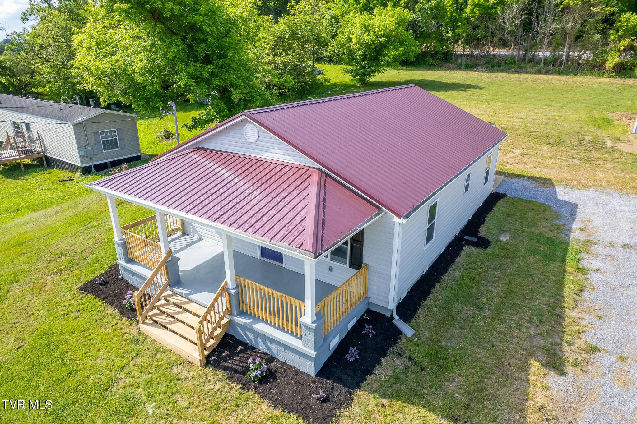 Midway, TN 37809,320 Mcdonald RD