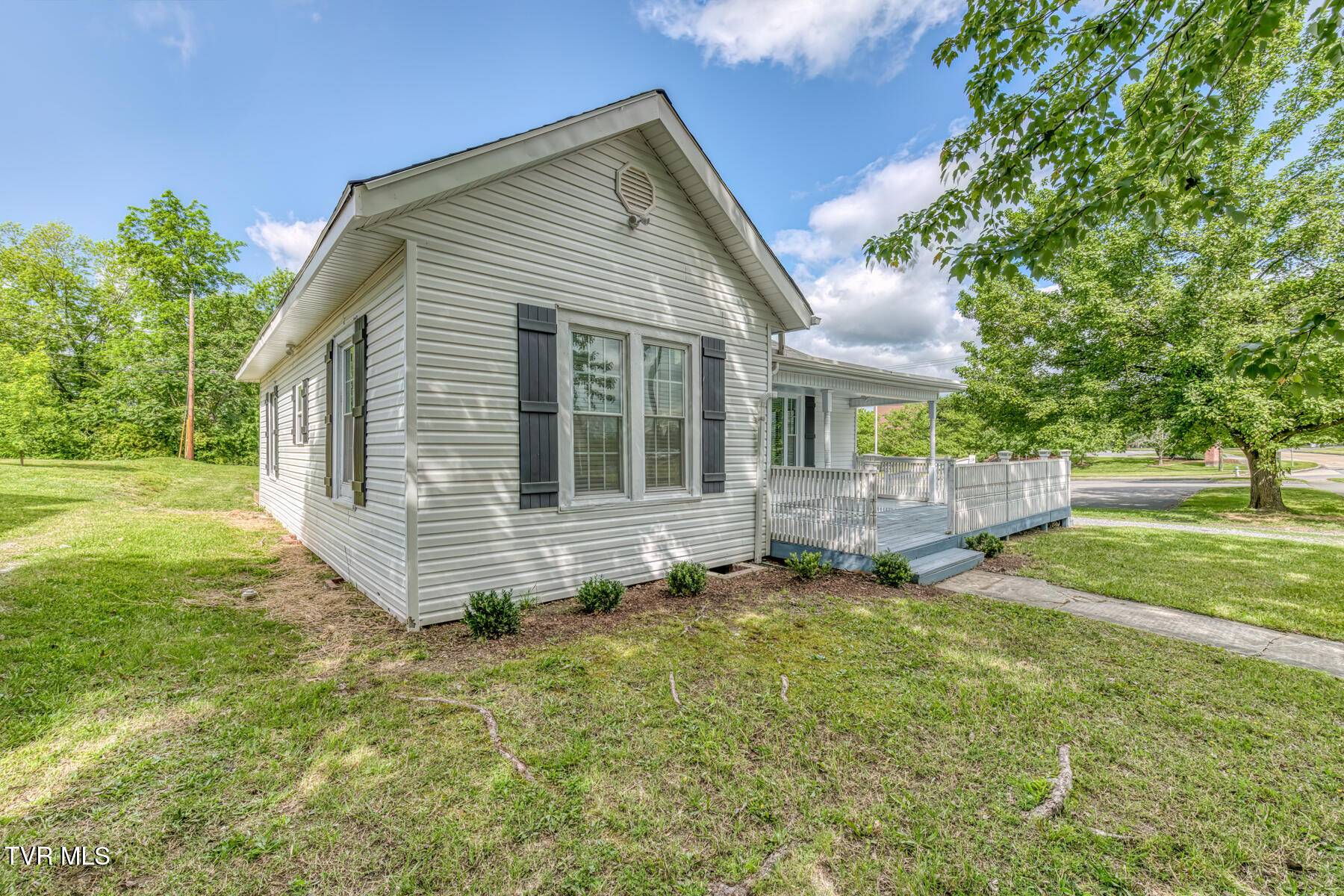Kingsport, TN 37660,109 Sevier AVE