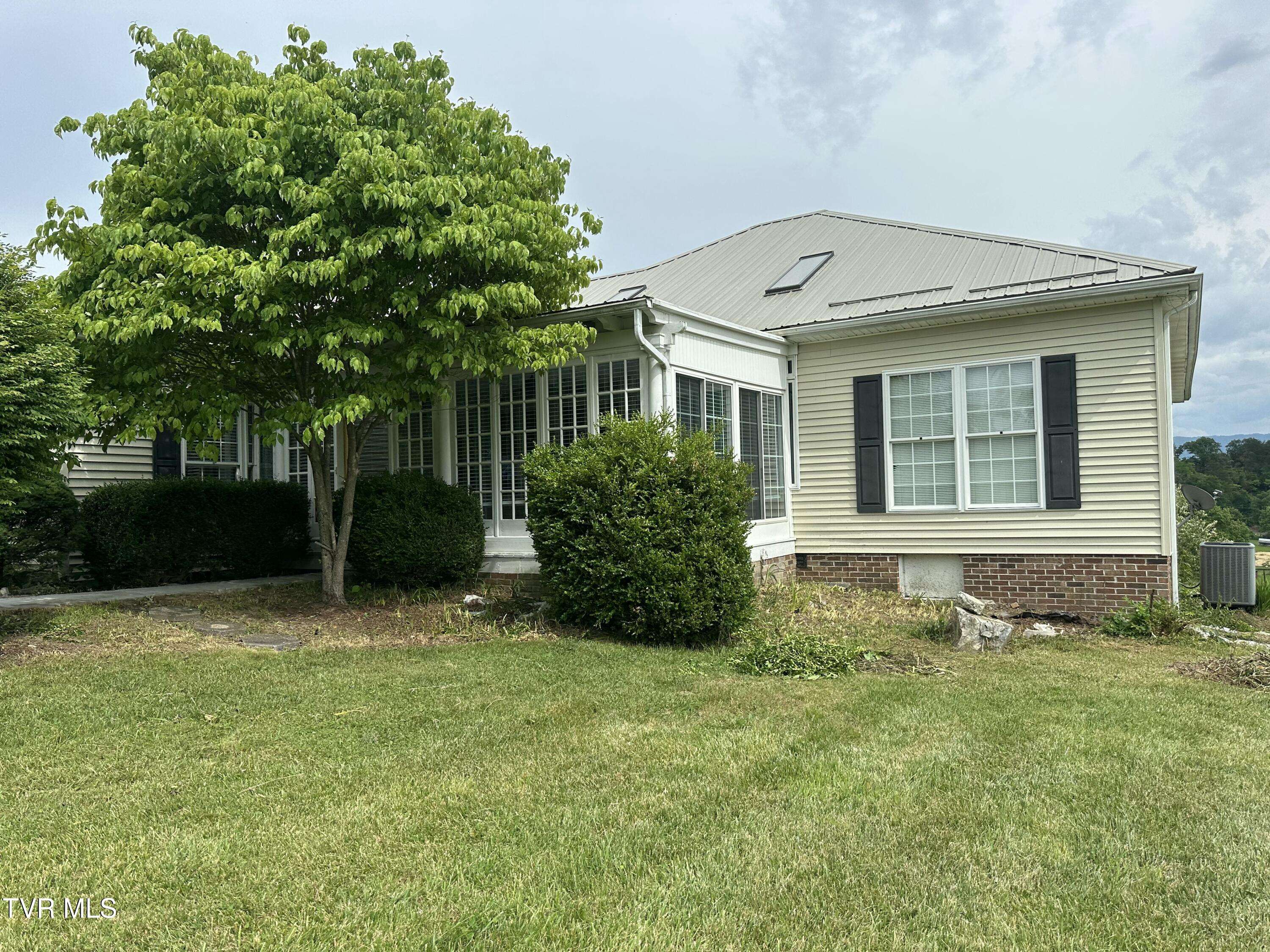 Bristol, TN 37620,390 Springdale DR