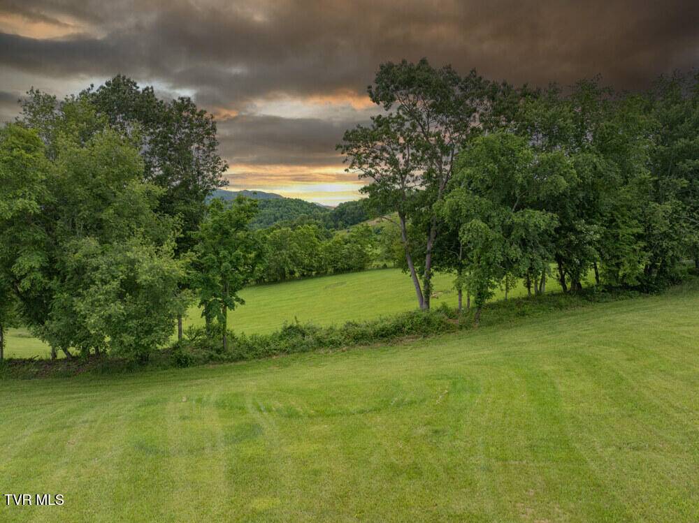 Butler, TN 37640,28 Dry Hill RD