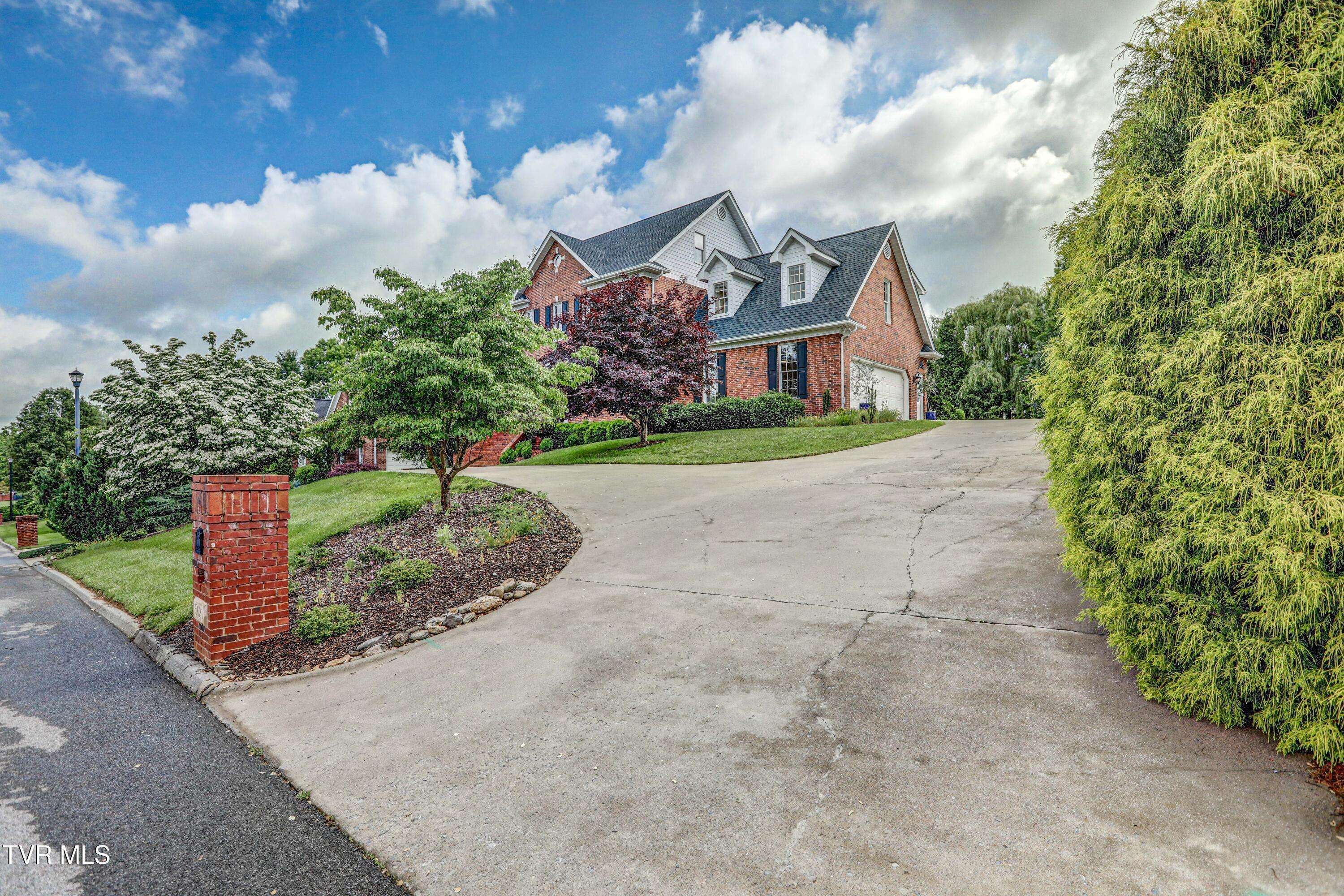 Kingsport, TN 37664,5621 John Gaines BLVD