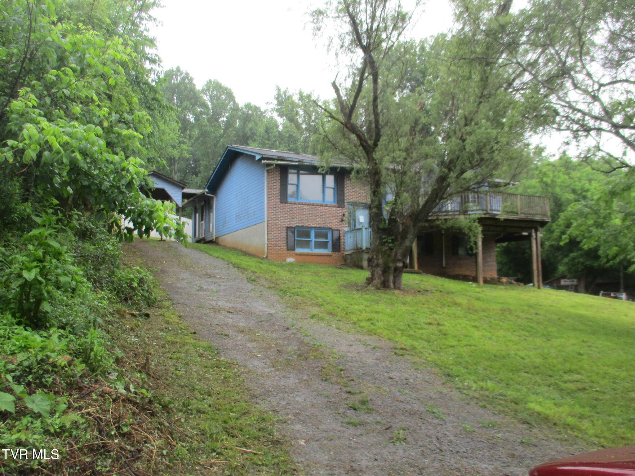 Bluff City, TN 37618,371 Jonesboro DR