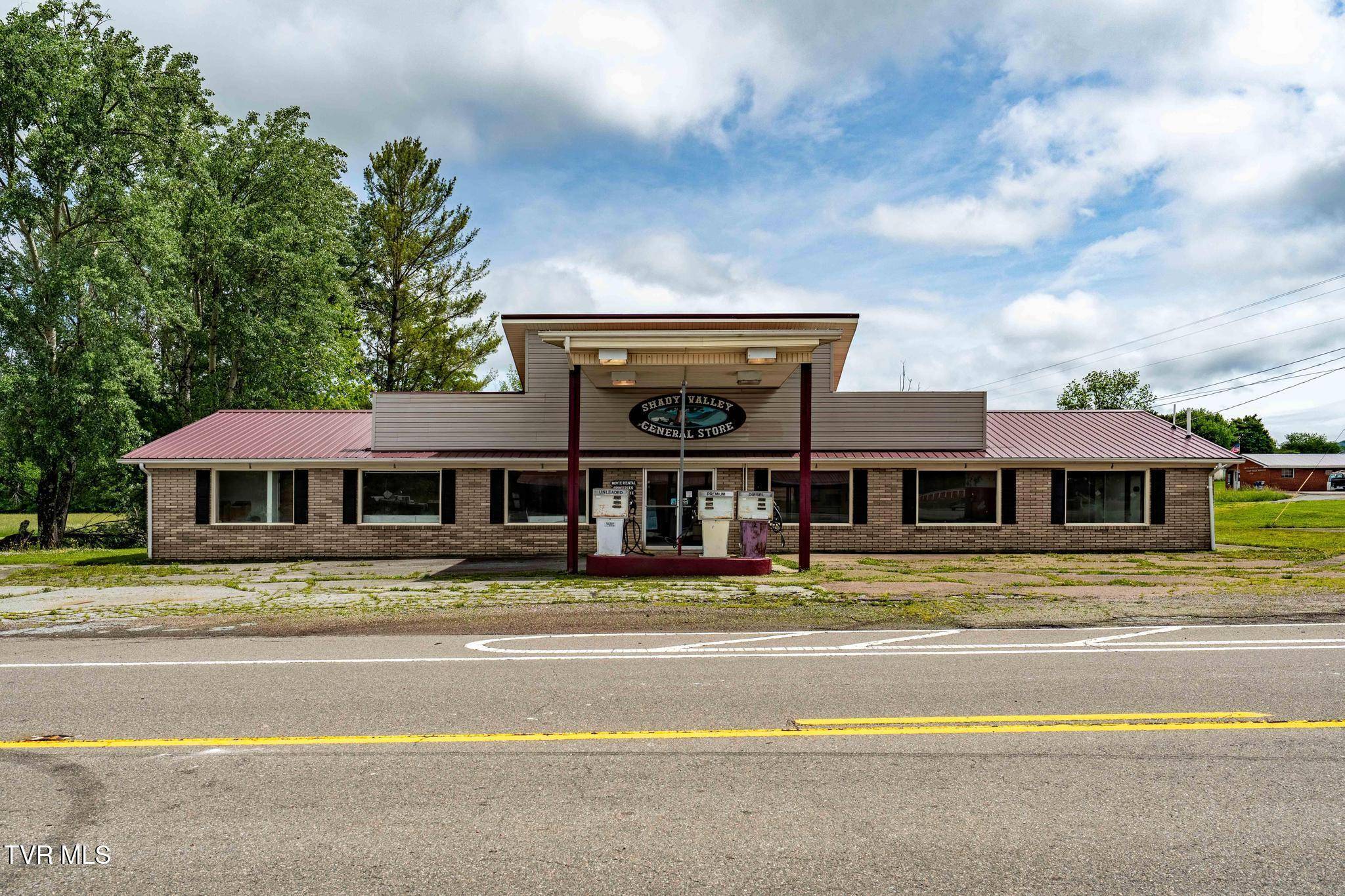 Shady Valley, TN 37688,9854 Highway 421 N