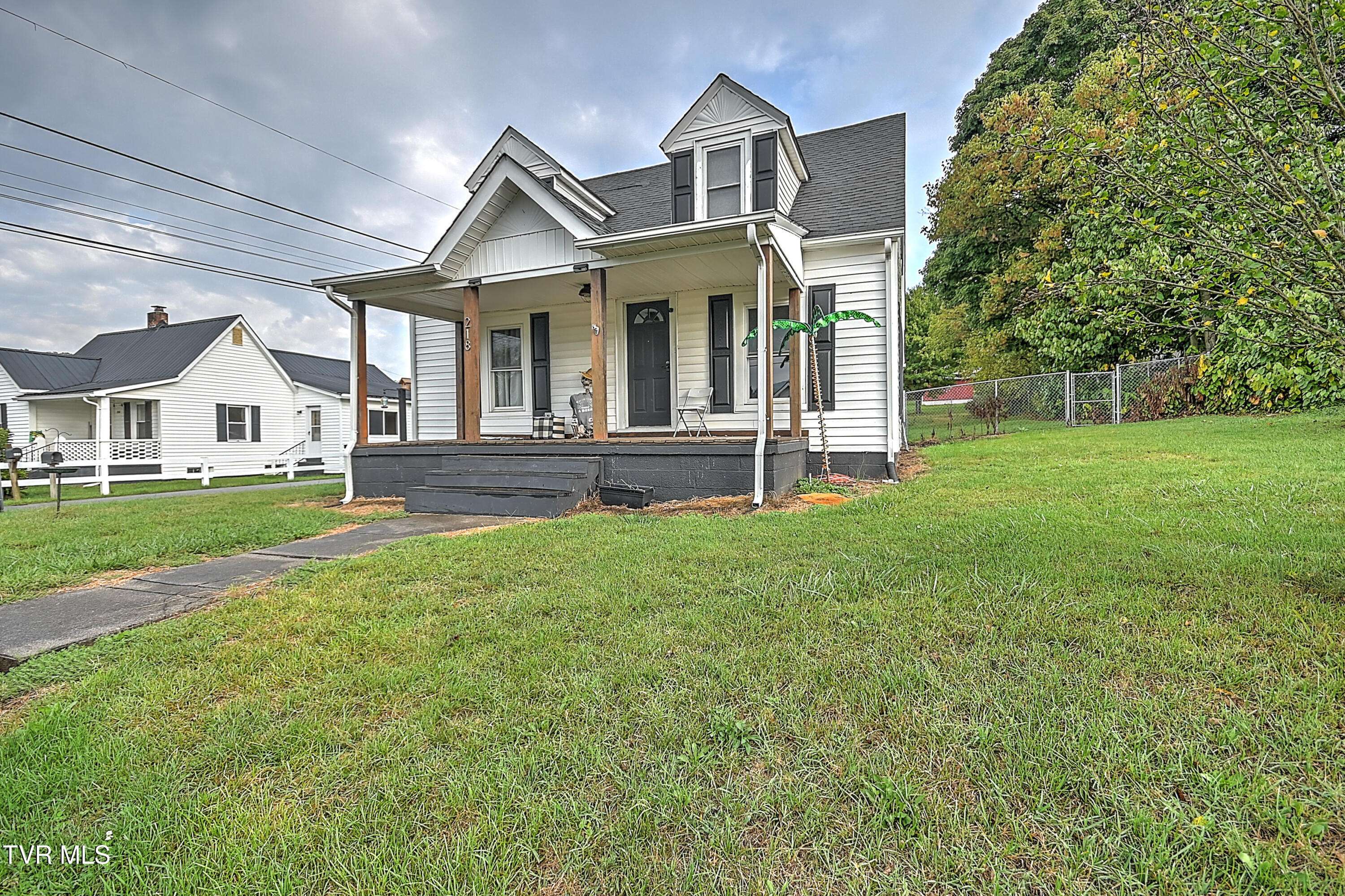 Lebanon, VA 24266,218 Banner ST