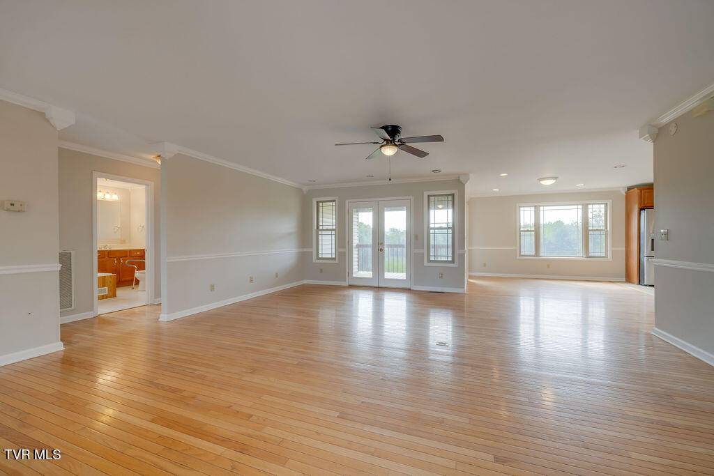 Jonesborough, TN 37659,229 Ridgecrest RD