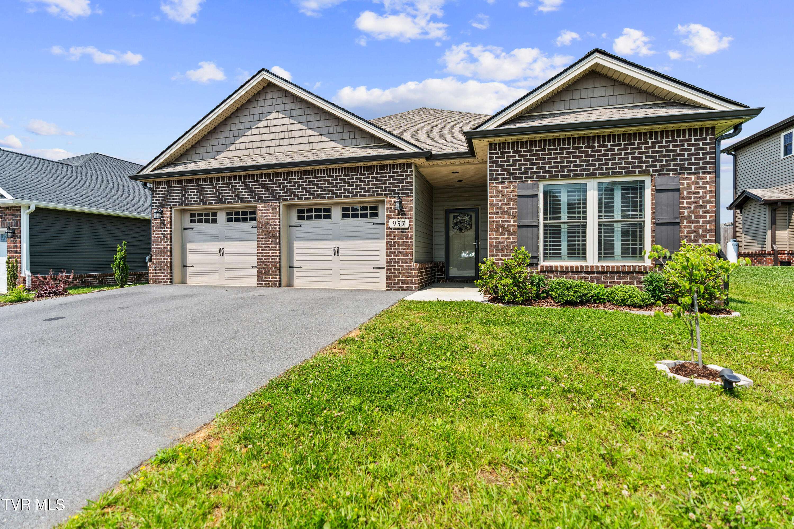 Jonesborough, TN 37659,957 Riddle RDG