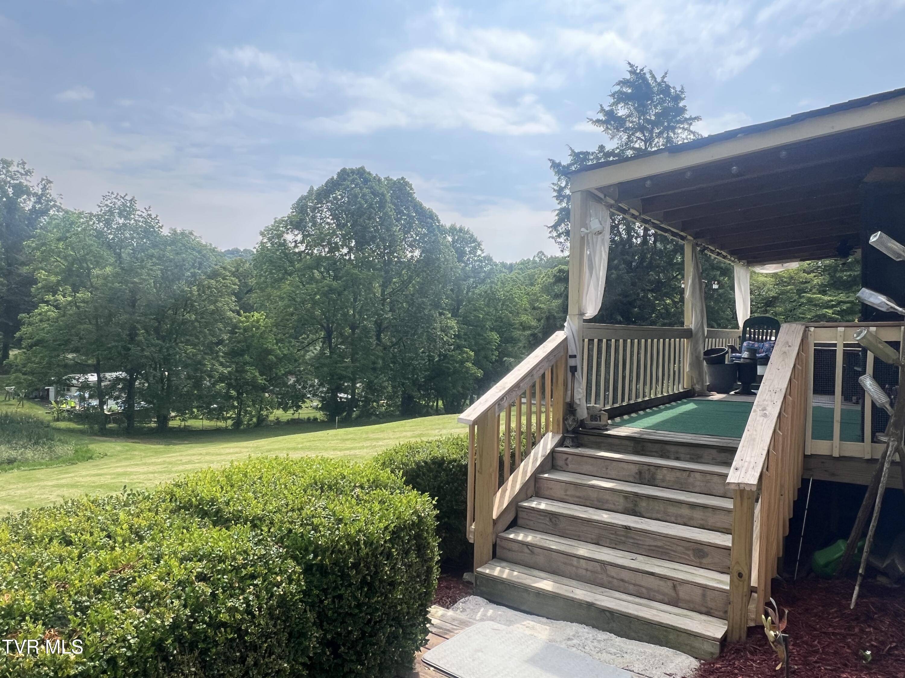 Bristol, TN 37620,861 Hickory Tree RD