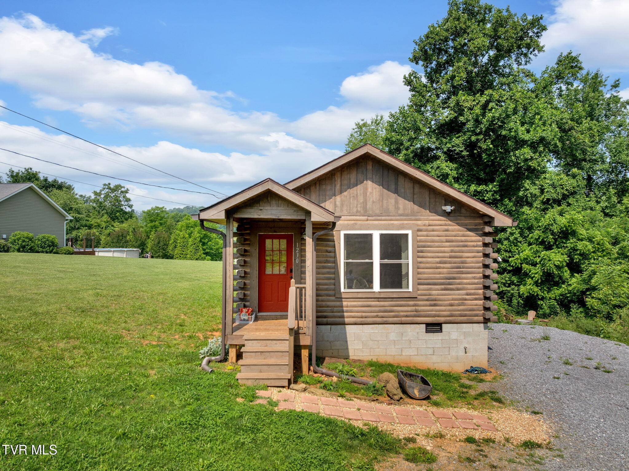 Elizabethton, TN 37643,1230 Riverview DR