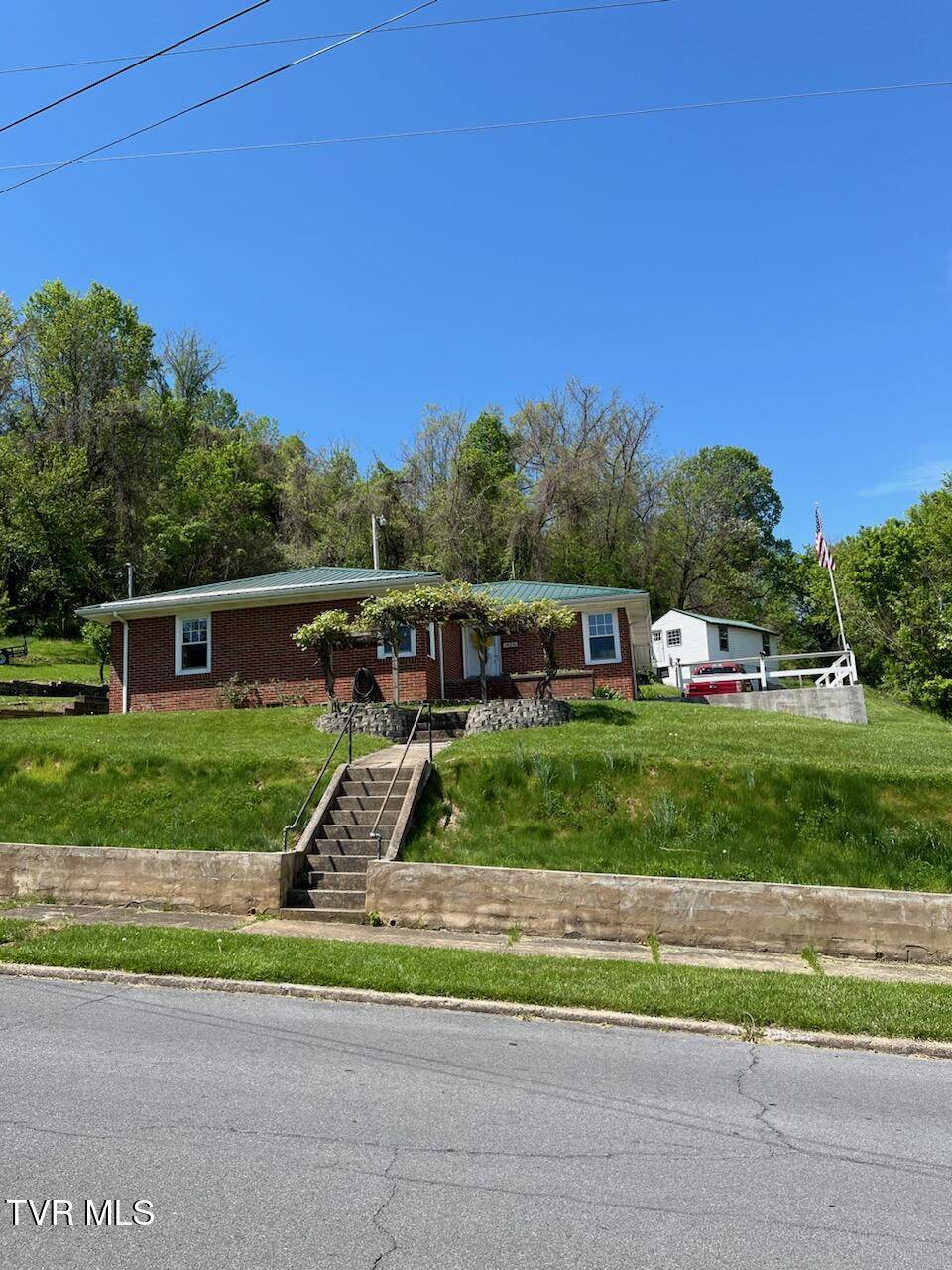 Elizabethton, TN 37643,407 Allen AVE