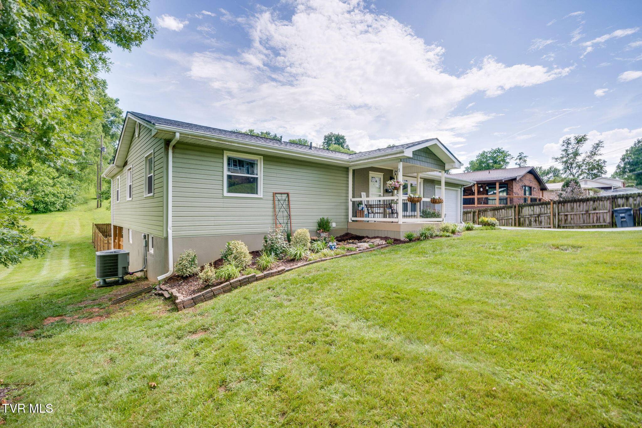 Kingsport, TN 37660,1933 Sand ST
