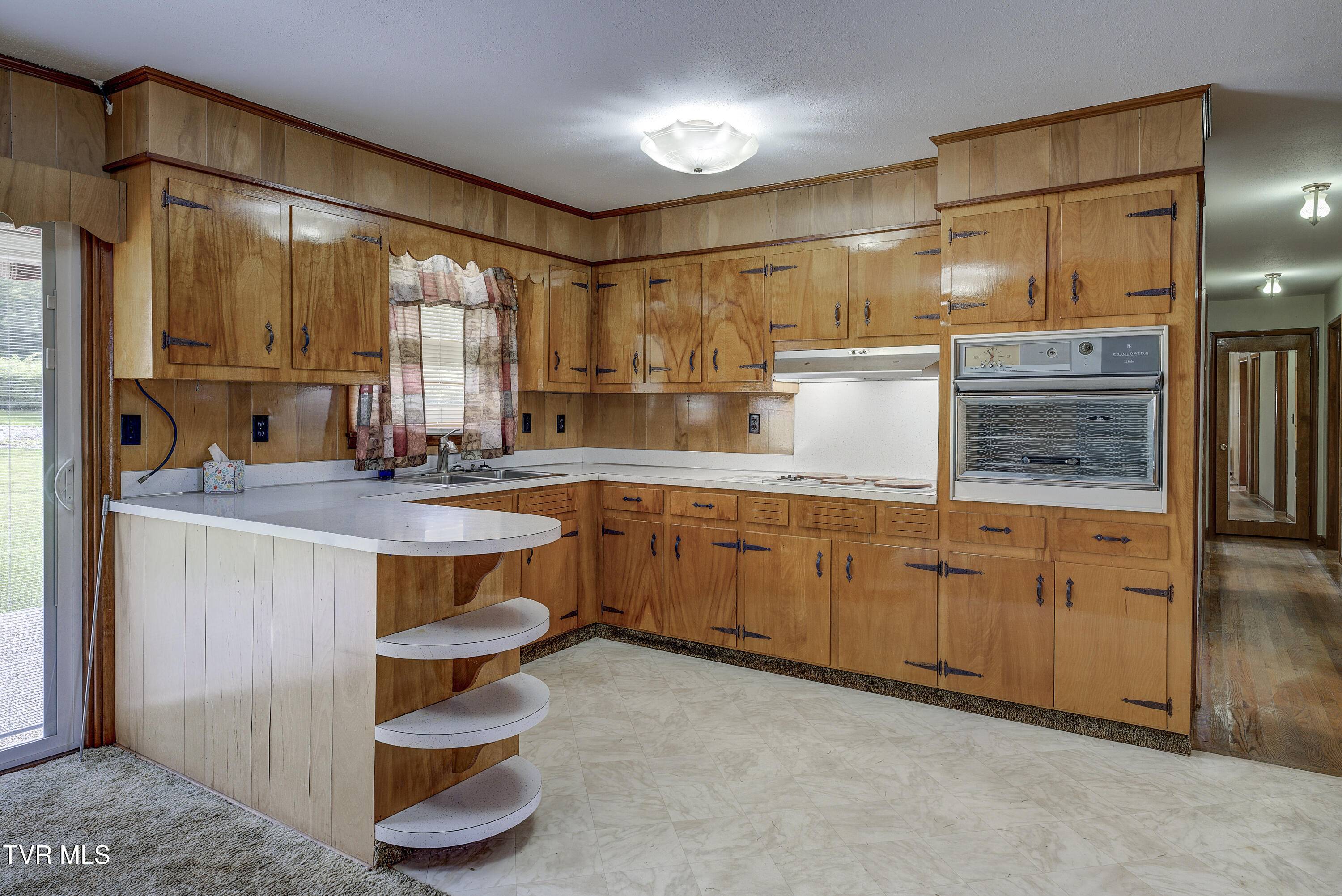 Jonesborough, TN 37659,337 Highway 107
