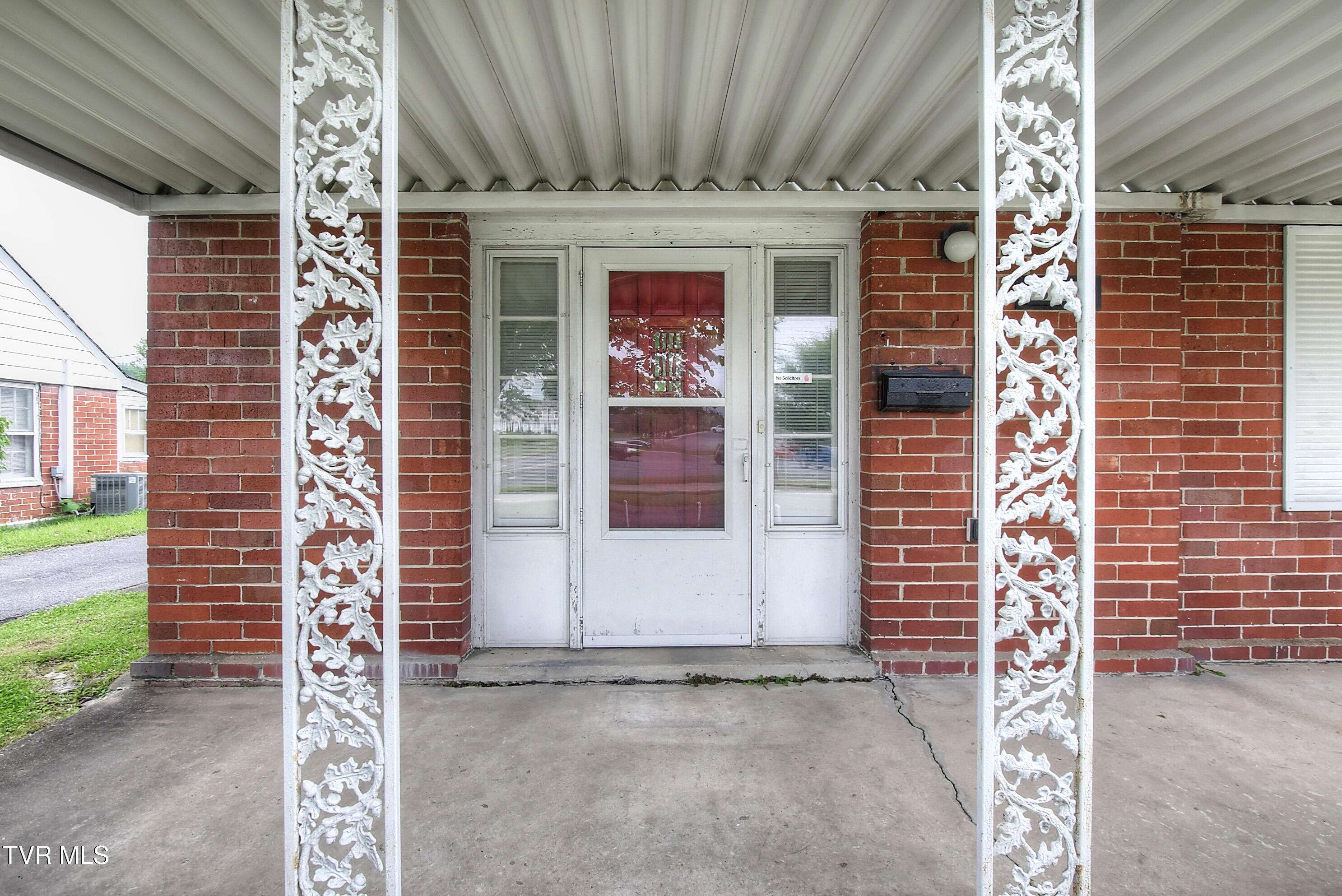 Kingsport, TN 37660,518 Sullivan ST