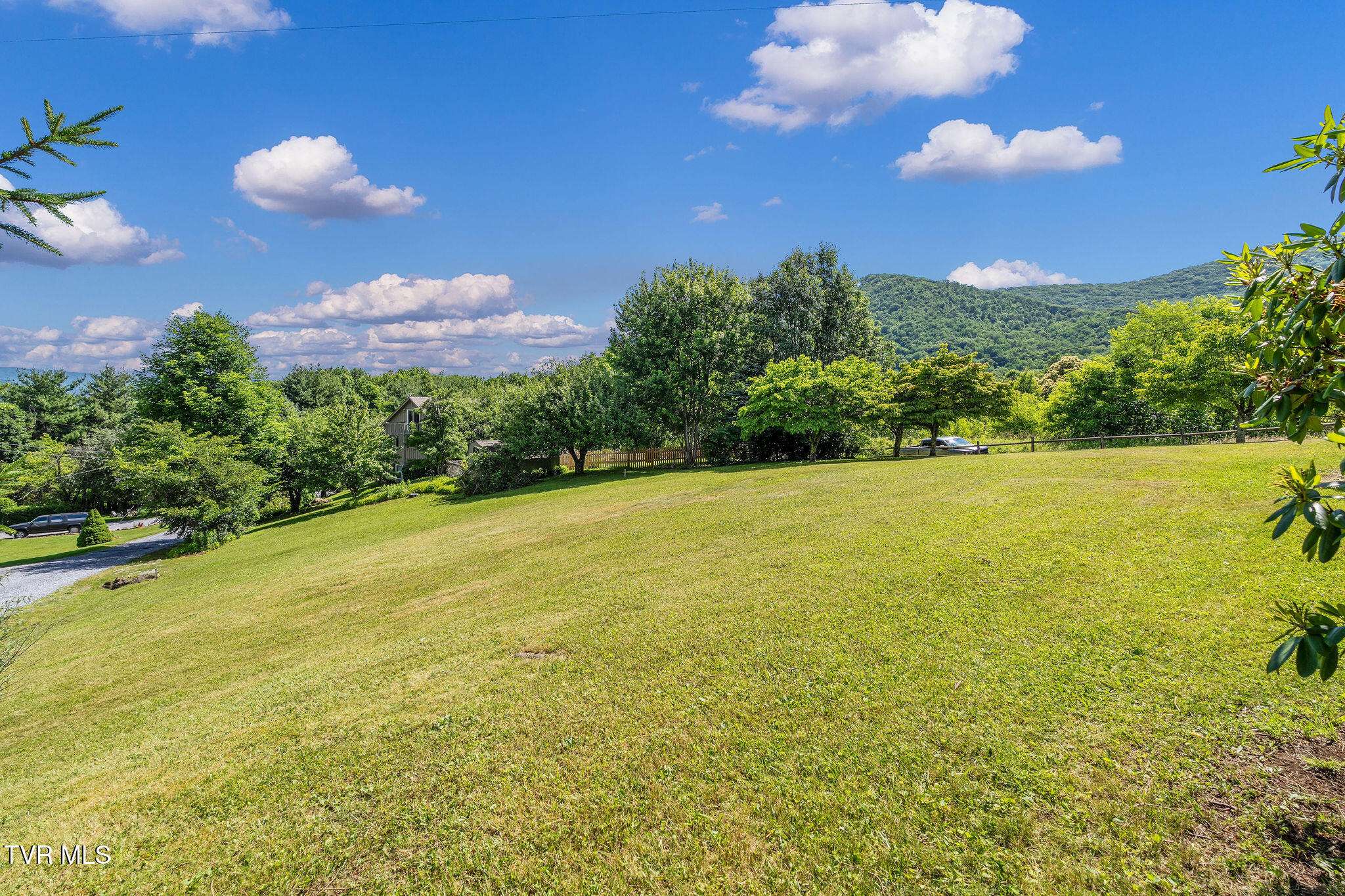 Roan Mountain, TN 37687,119 Orchard Meadows LN