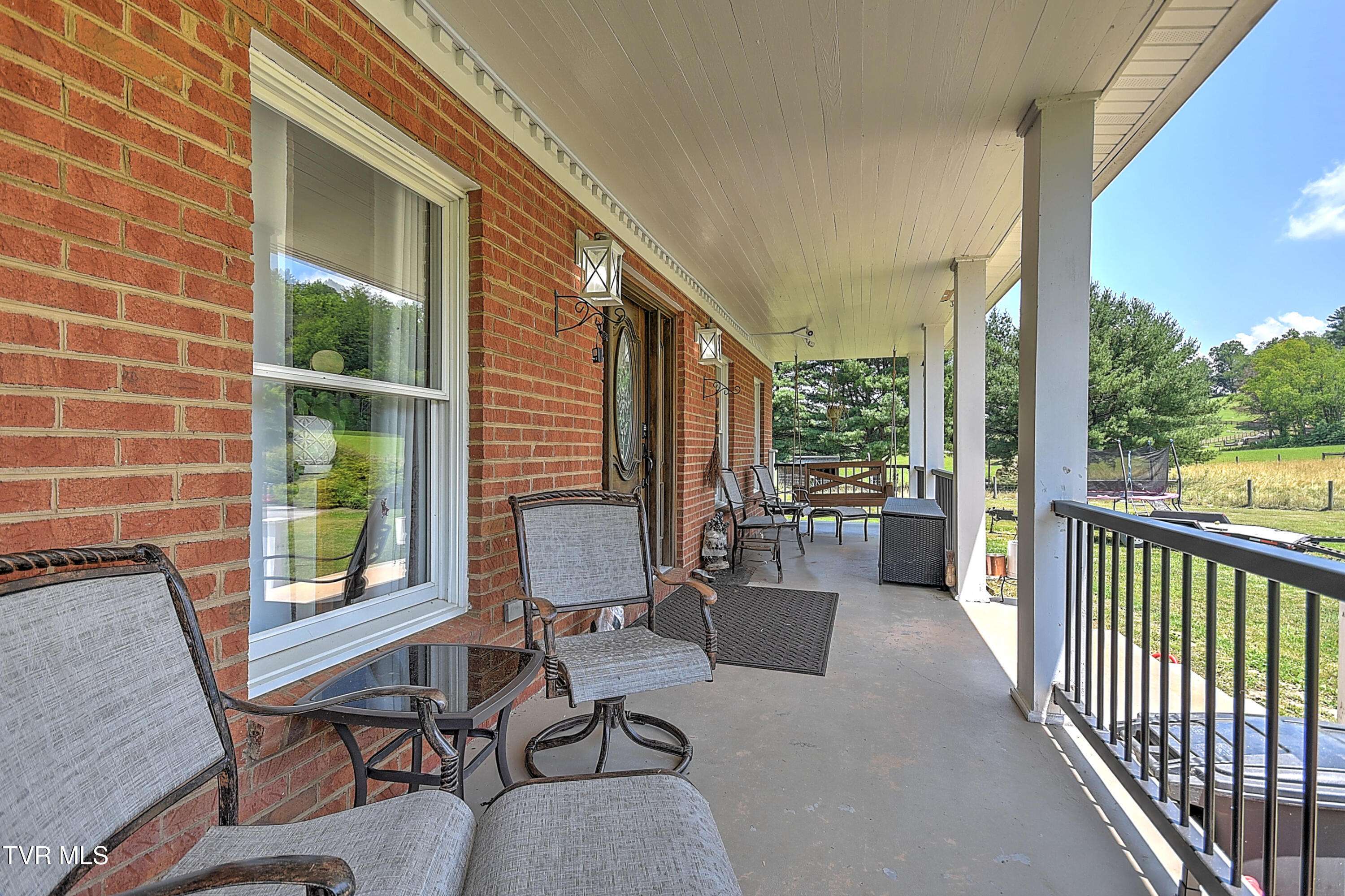 Abingdon, VA 24211,22643 Twin Oaks RD