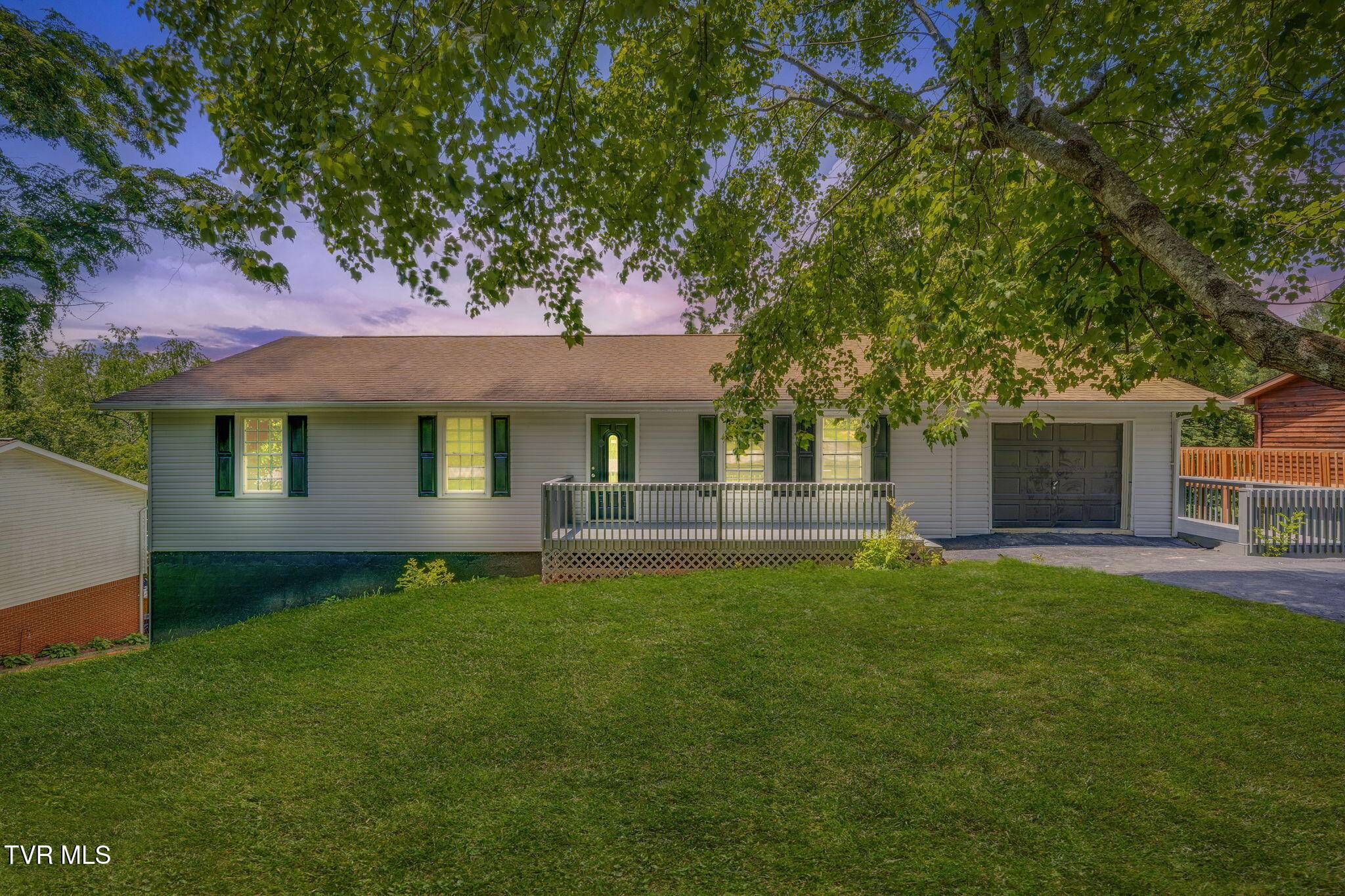 Kingsport, TN 37663,3533 Mcintosh DR