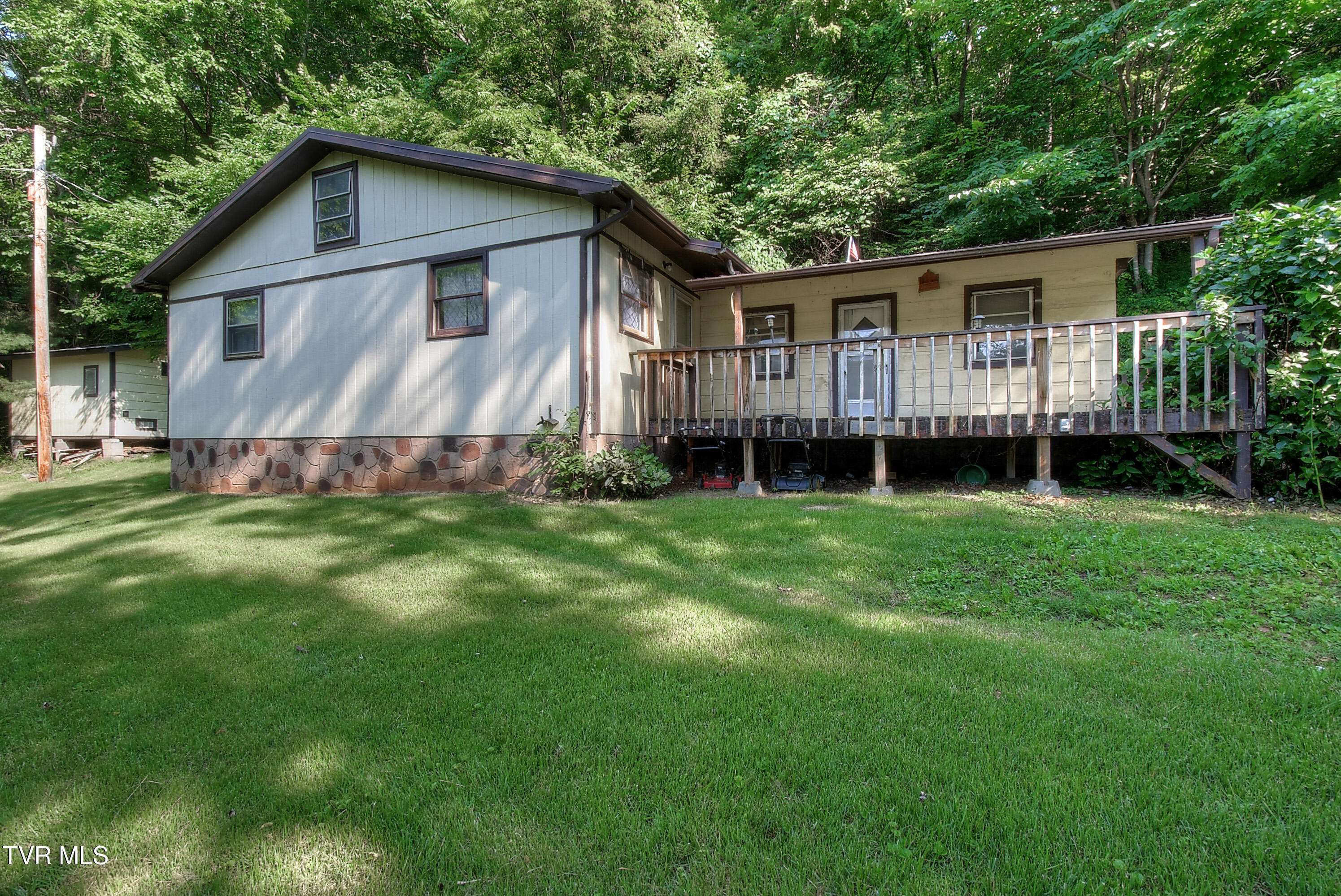 Elizabethton, TN 37643,3018 Siam RD