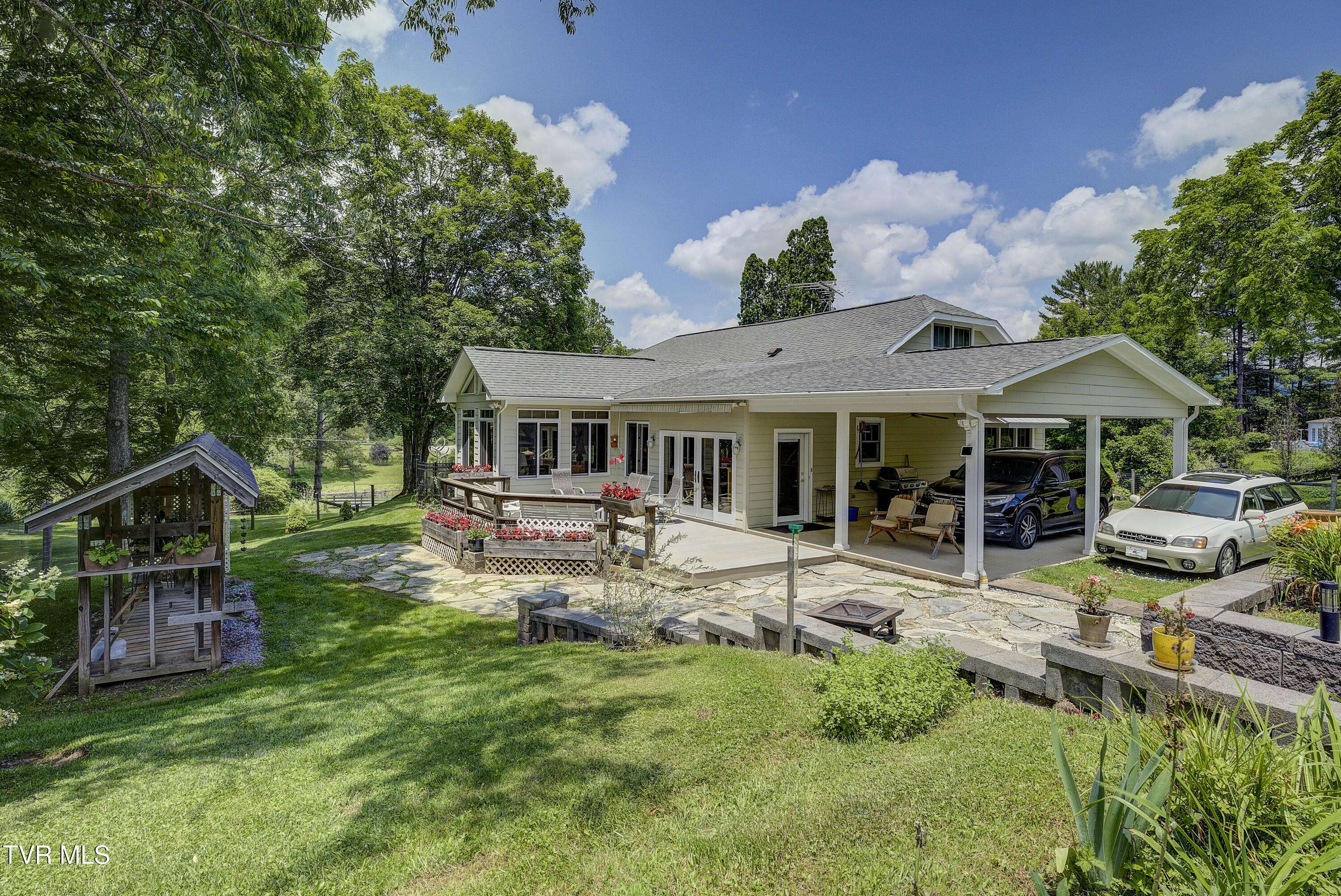 Roan Mountain, TN 37687,275 Heaton Creek RD