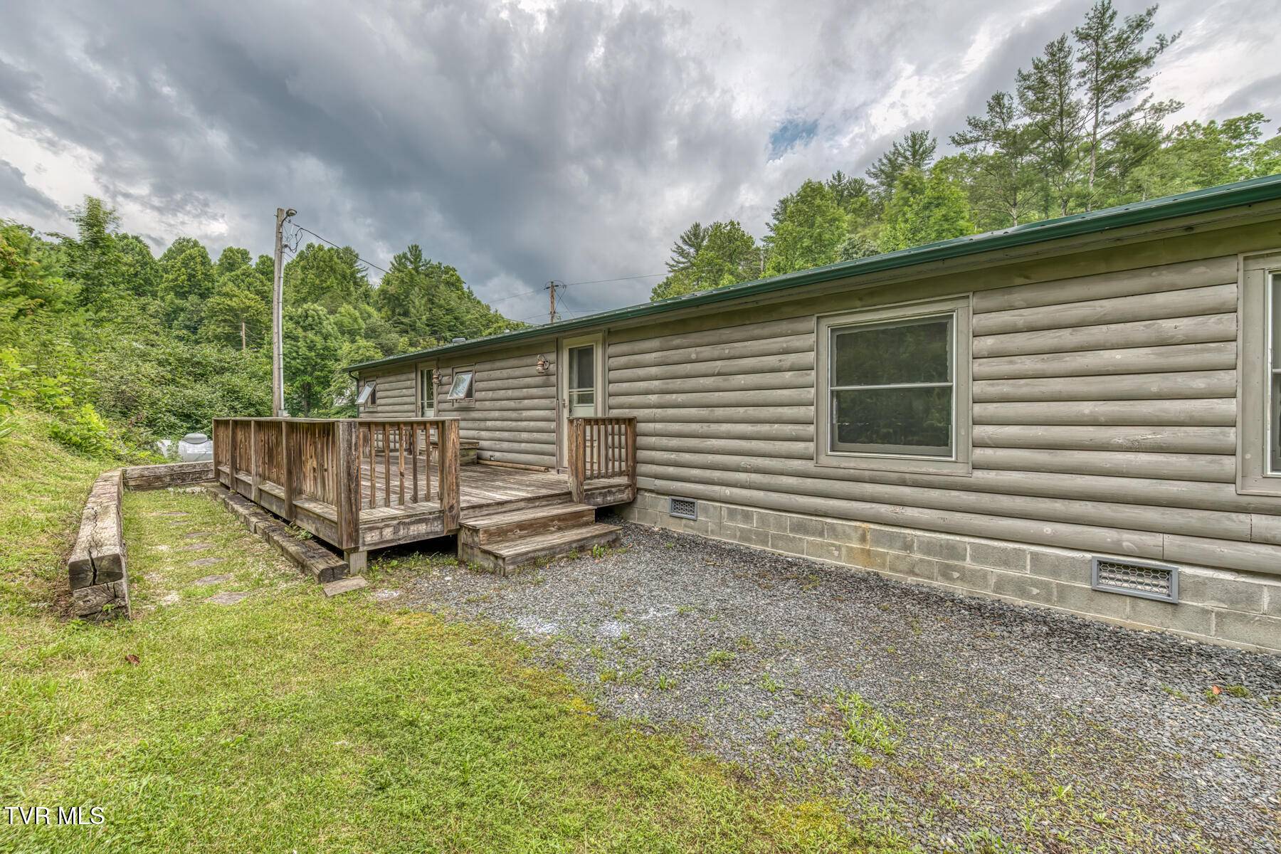 Butler, TN 37640,4166 Pine Orchard RD