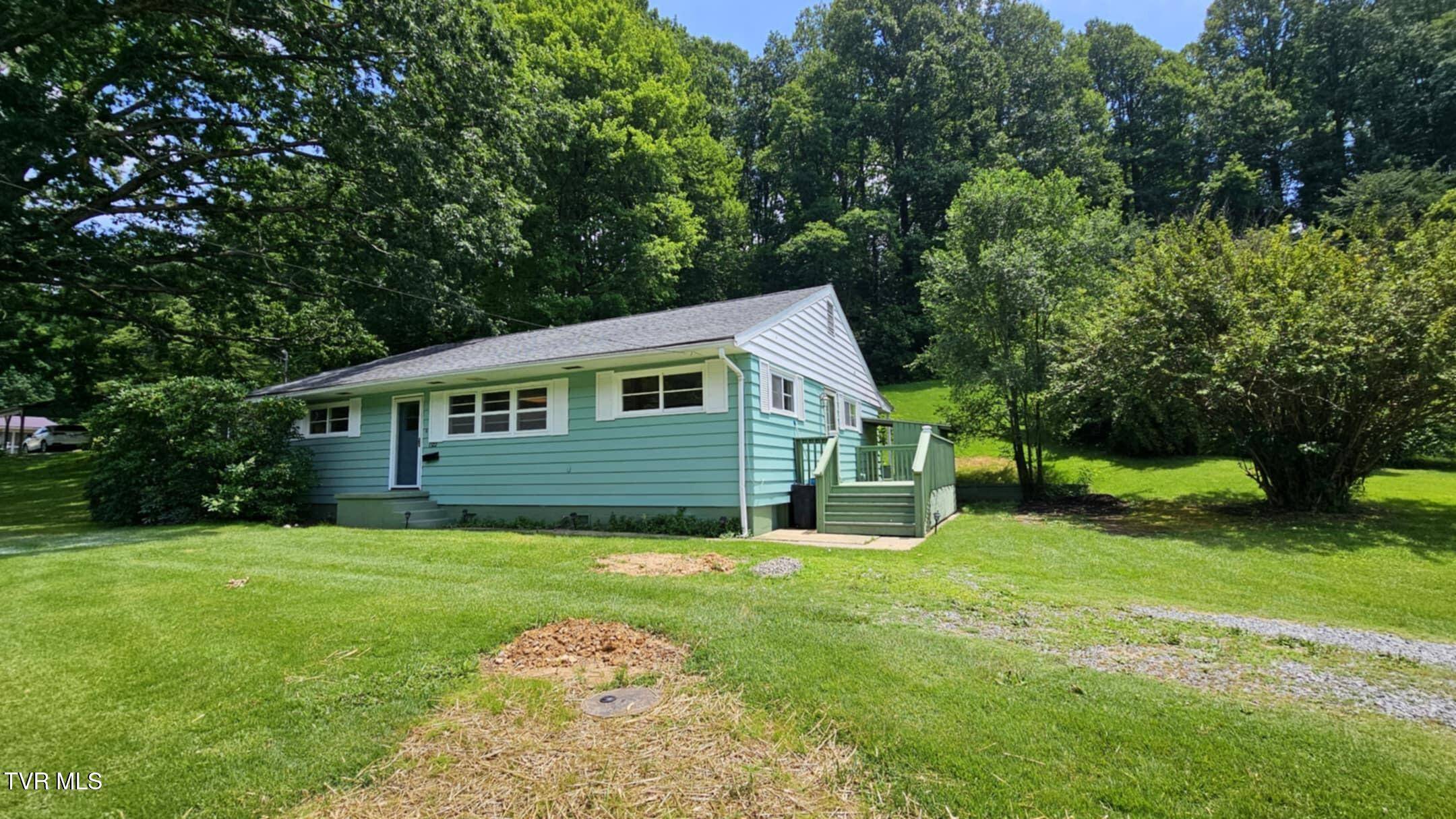 Big Stone Gap, VA 24219,1322 1st AVE