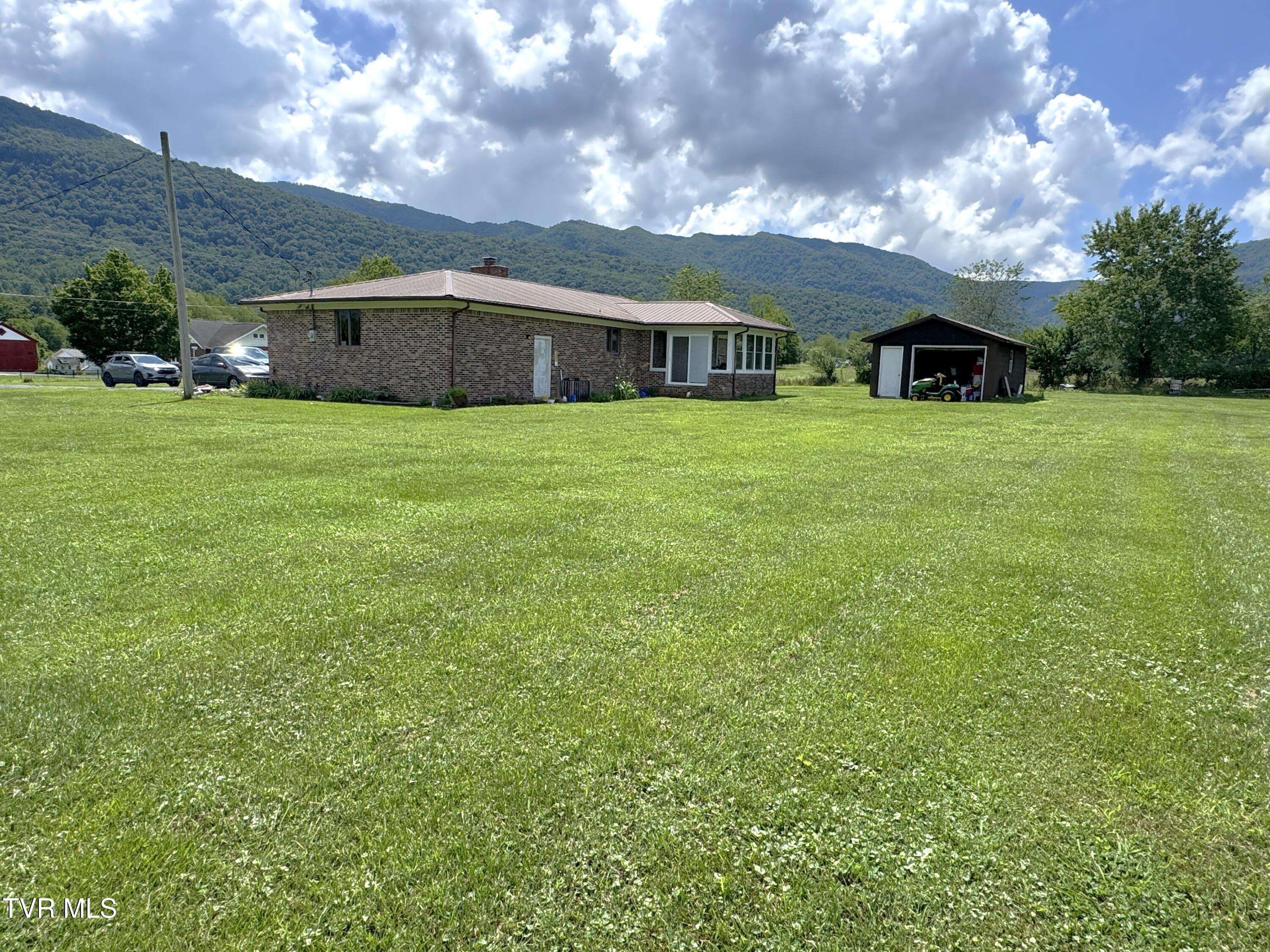 Big Stone Gap, VA 24219,1935 East Stone Gap RD