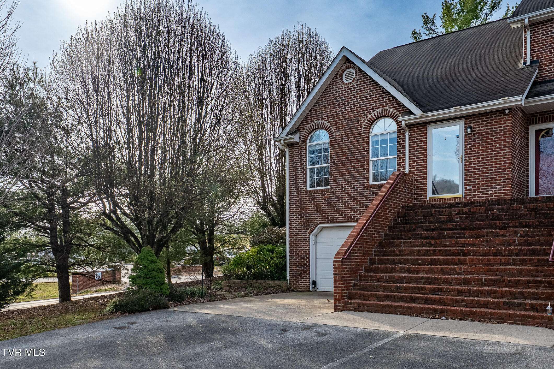 Johnson City, TN 37601,1831 Oakland AVE #1