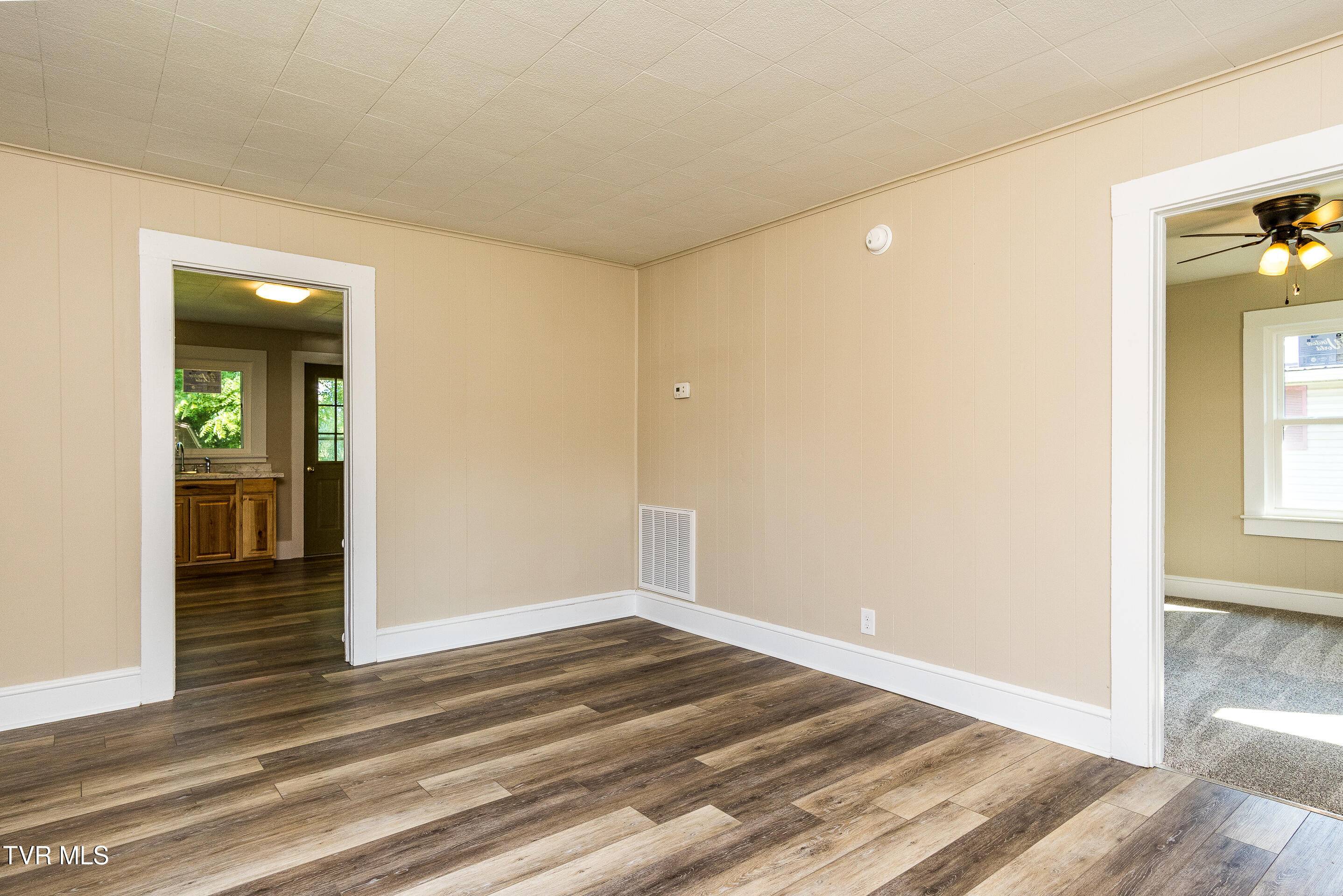 Johnson City, TN 37601,1505 Fairview AVE