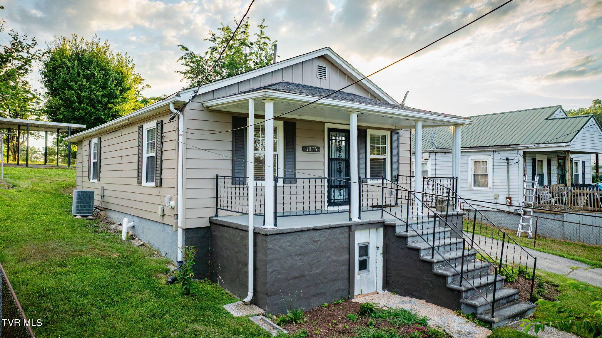 Kingsport, TN 37665,1075 Oak Drive CIR