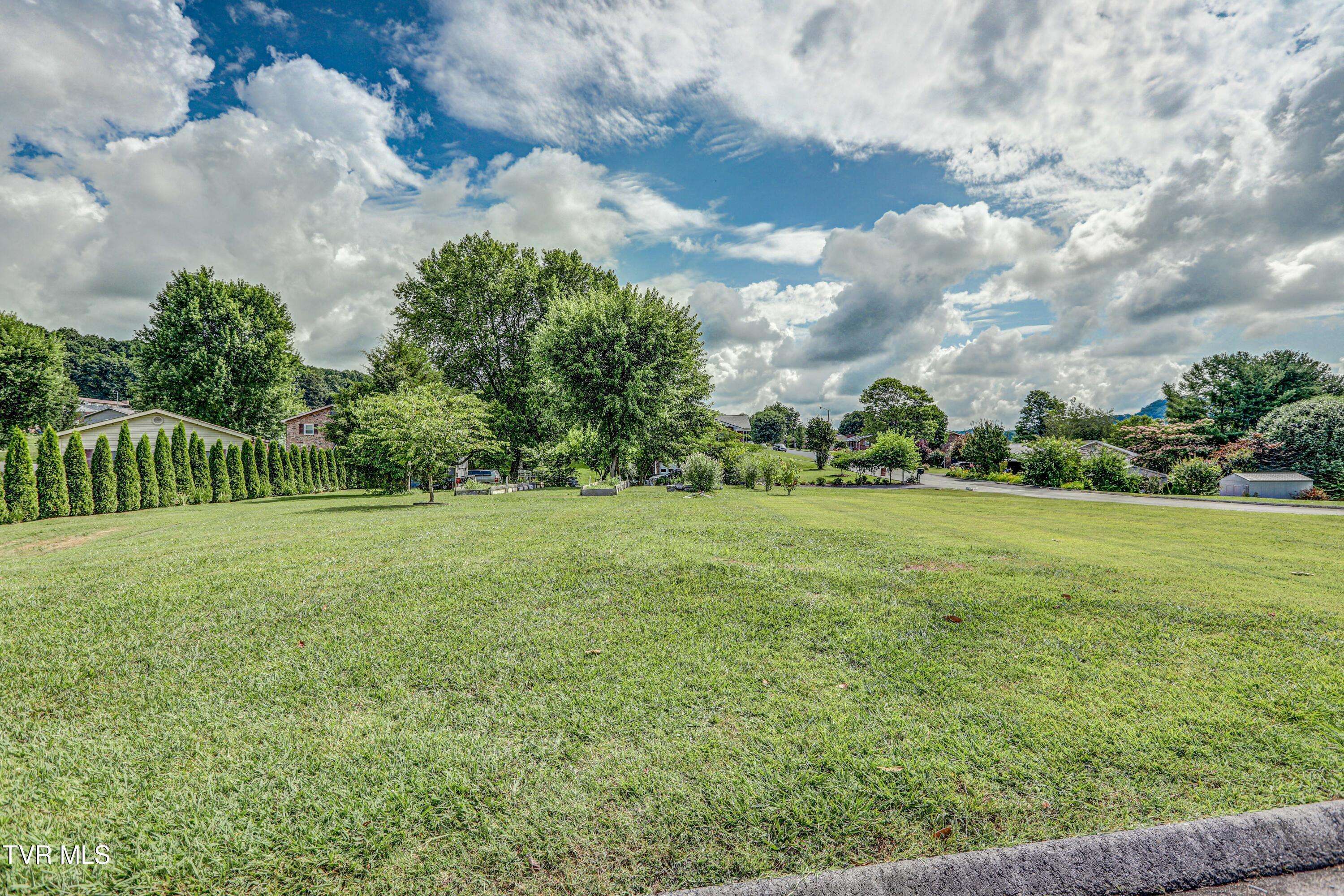 Bristol, TN 37620,107 Dover LN