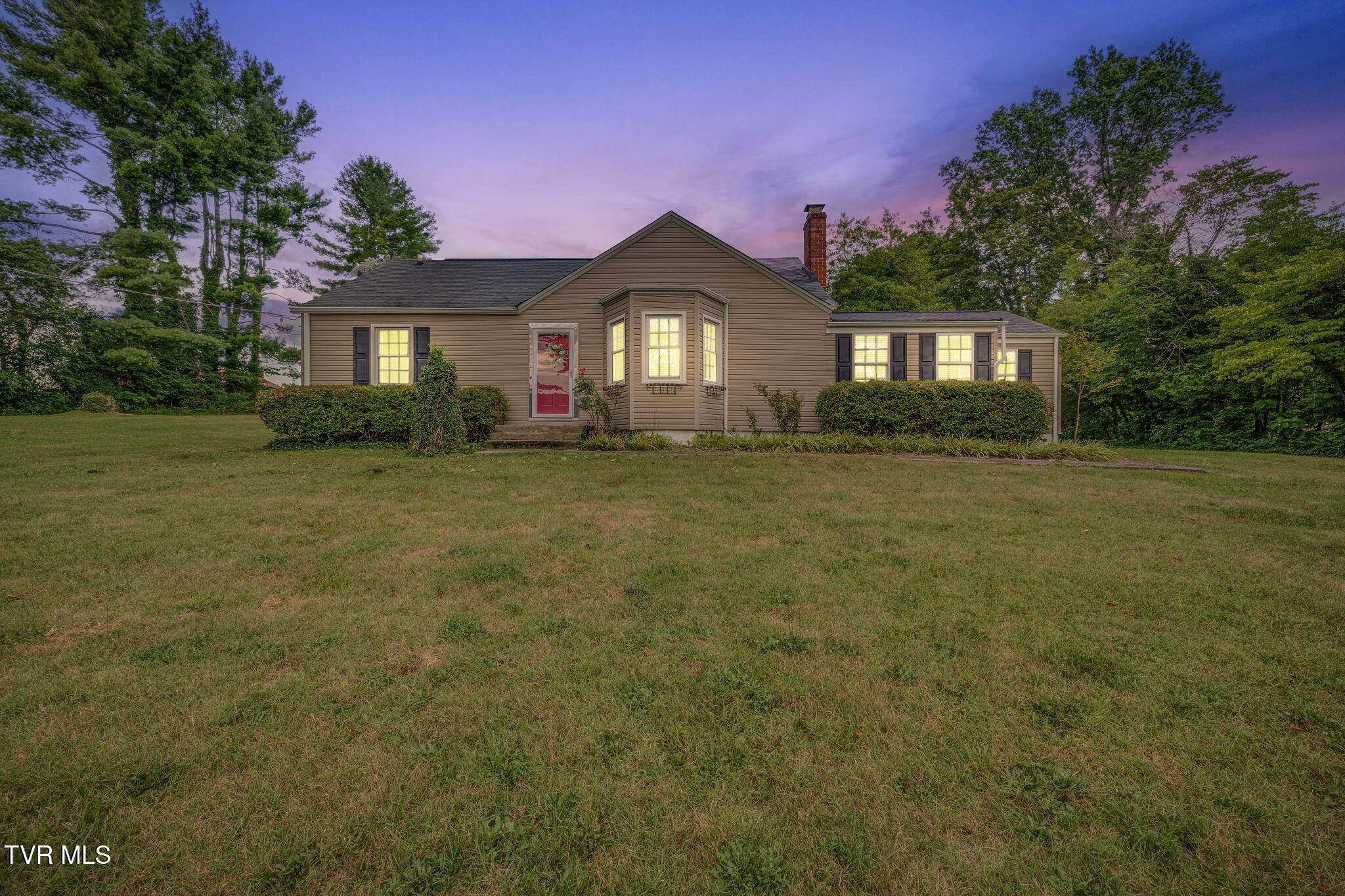 Bristol, TN 37620,1837 Holston DR
