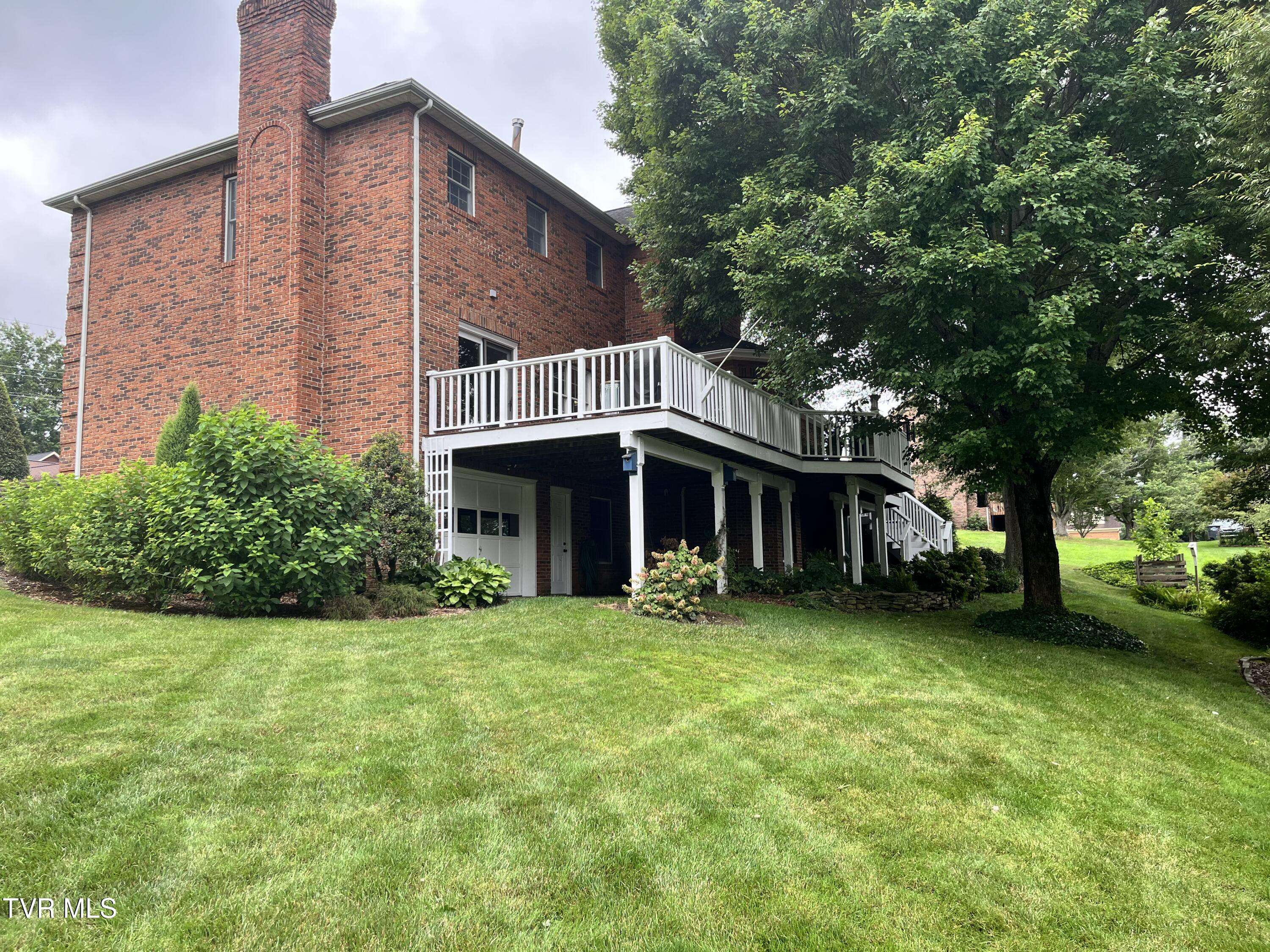 Kingsport, TN 37663,448 Chesterfield DR