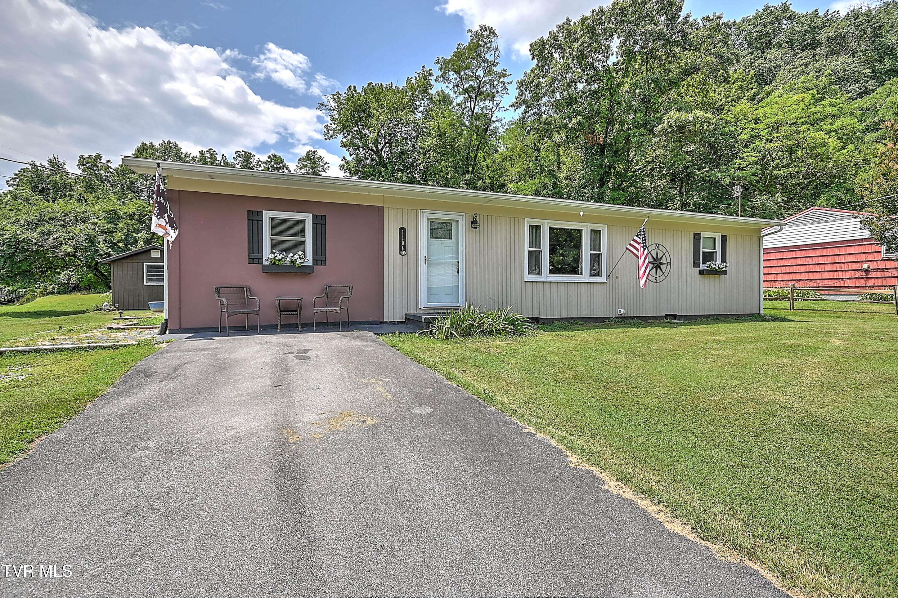 Bristol, TN 37620,1106 Cedar ST