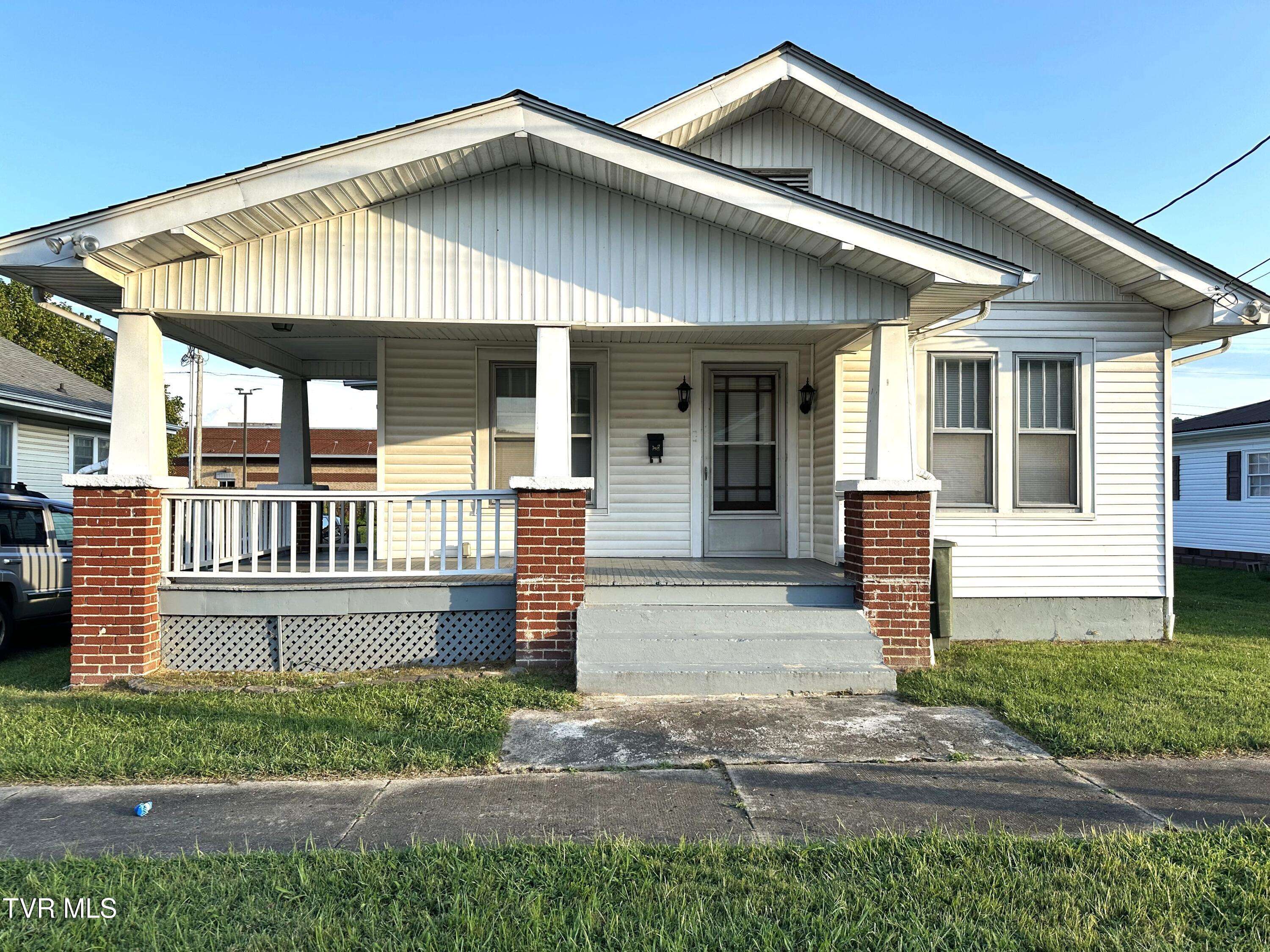 Elizabethton, TN 37643,210 Cottage AVE