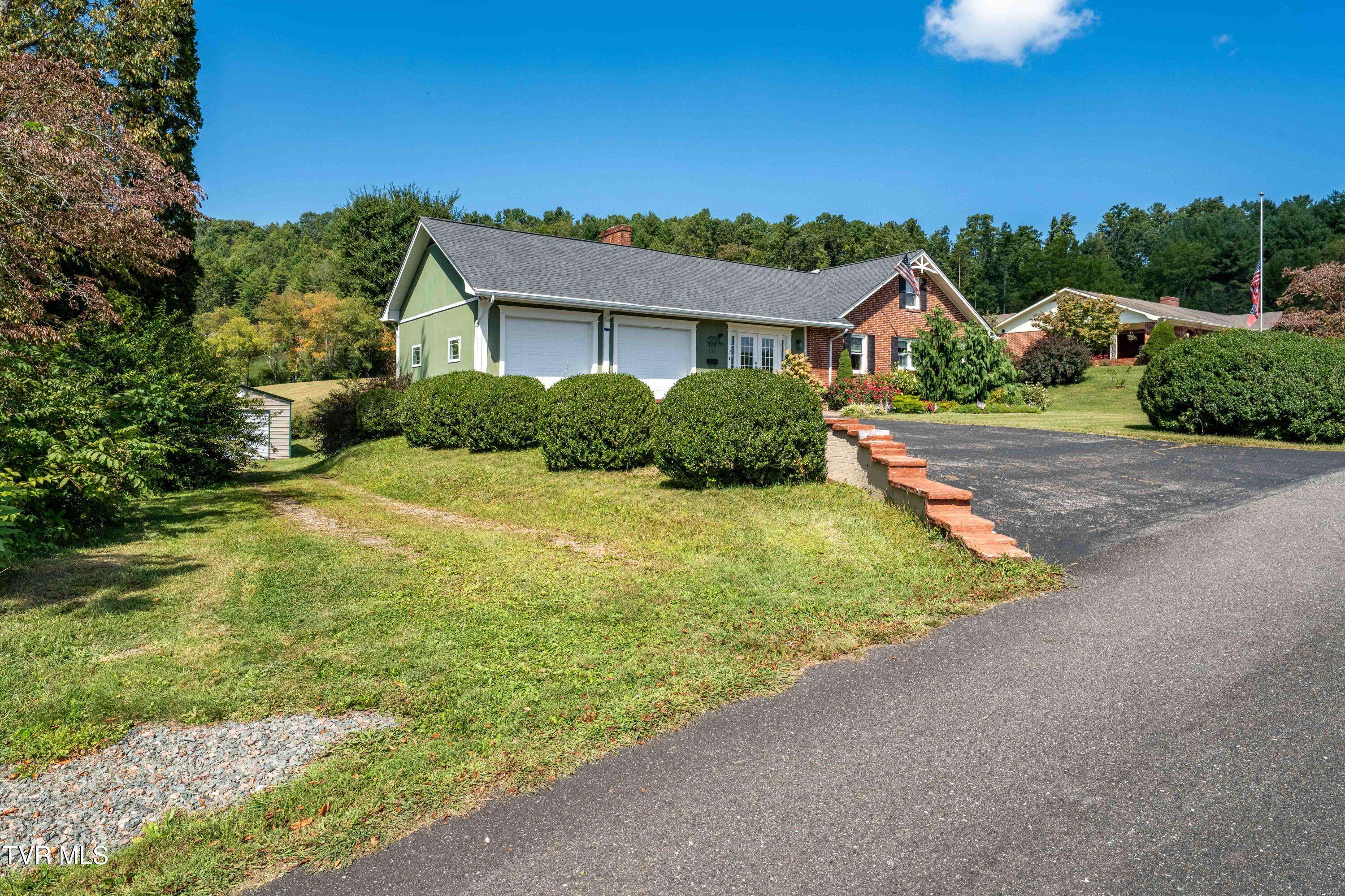 Mountain City, TN 37683,135 Tennessee DR