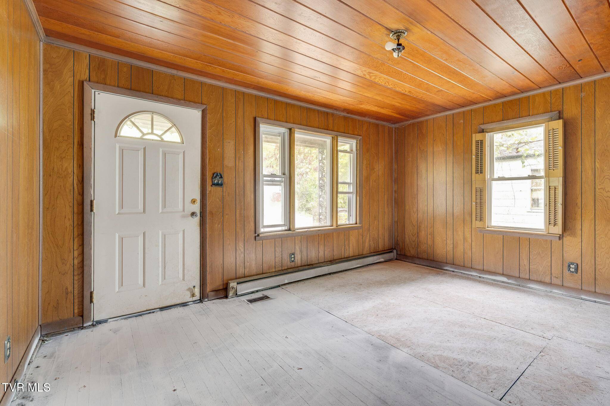 Bristol, TN 37620,2909 Bay ST