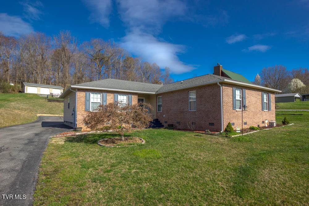 Blountville, TN 37617,664 Cross Community RD