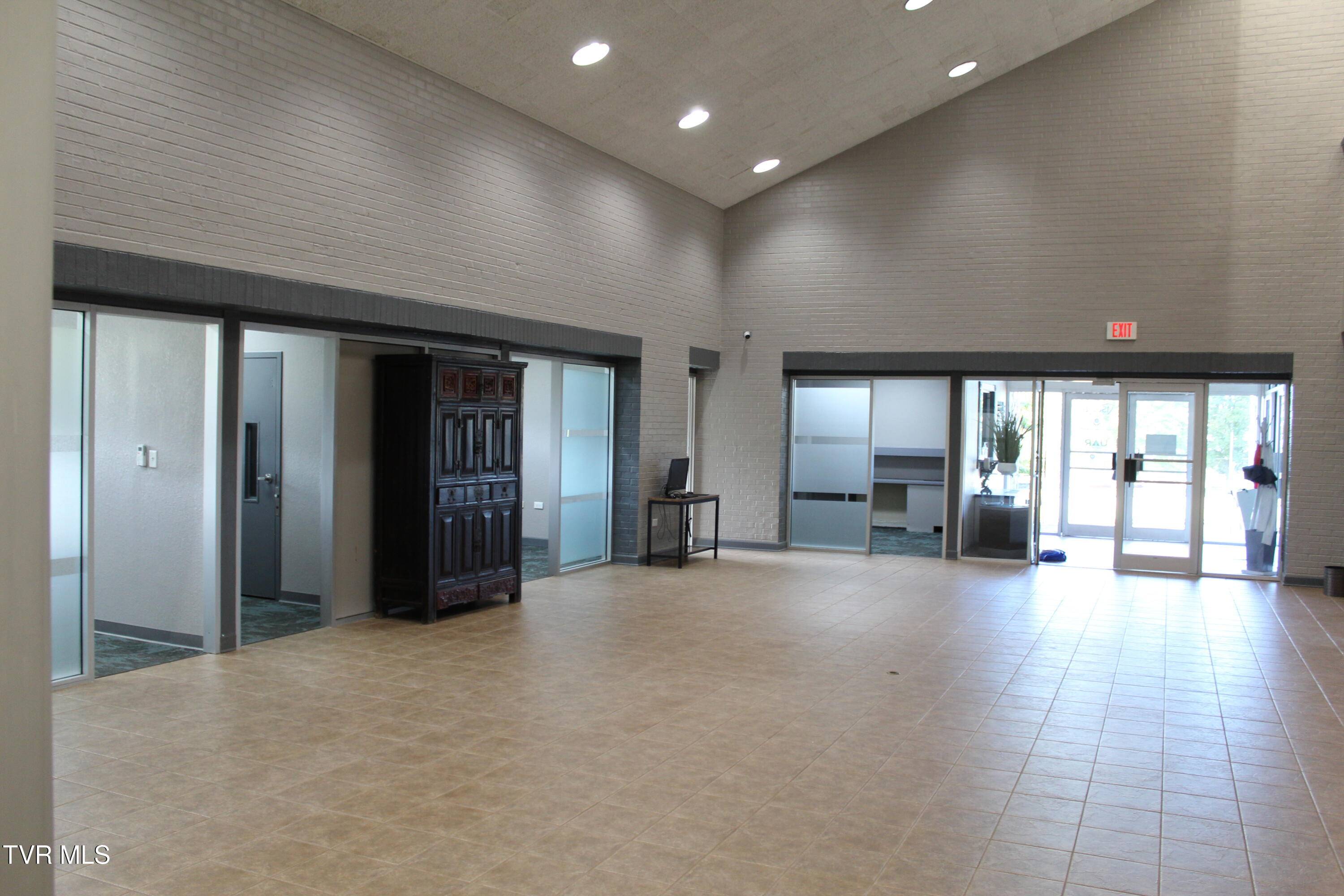 Johnson City, TN 37601,2710 Roan ST