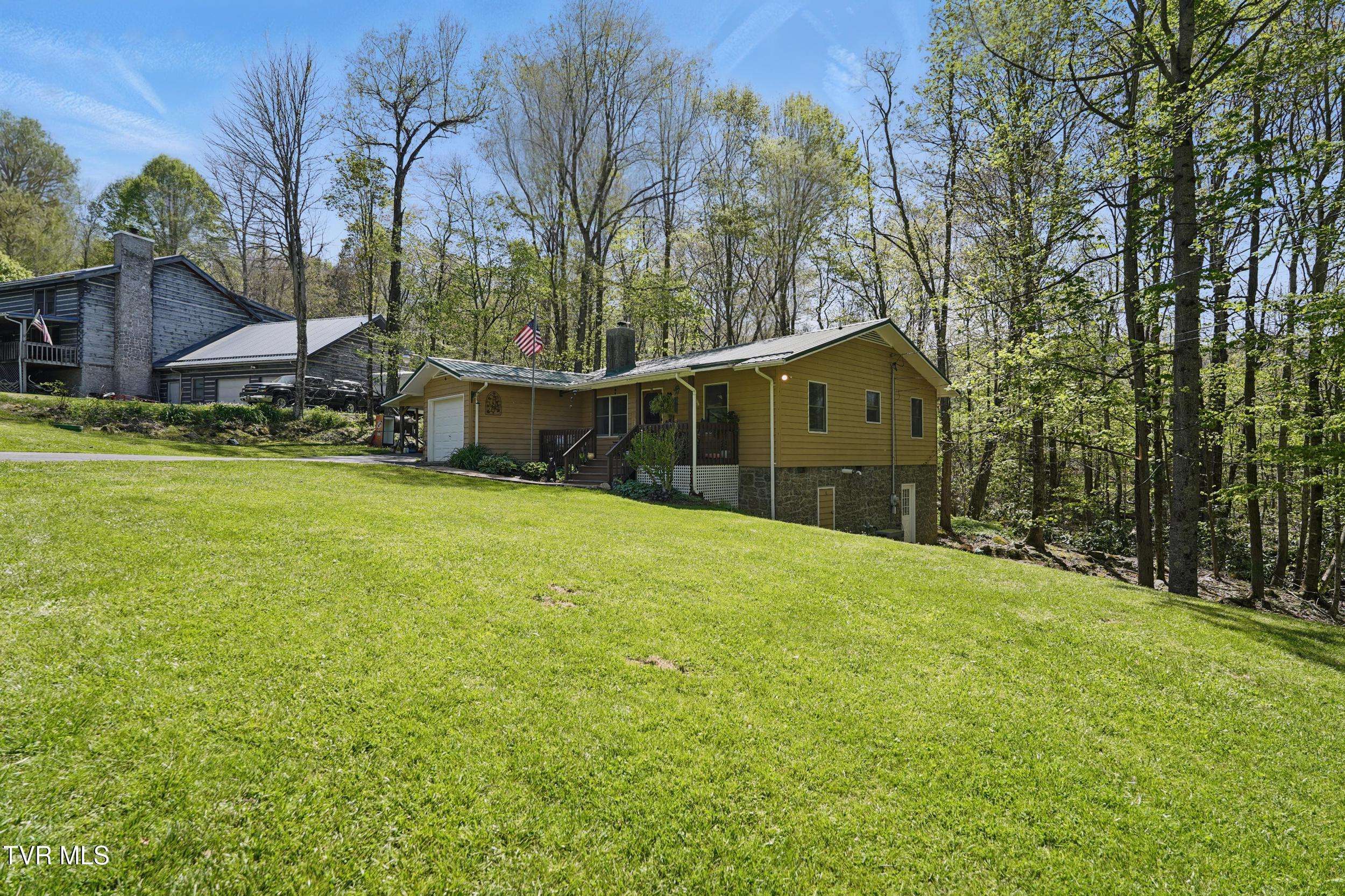Roan Mountain, TN 37687,368 Burbank RD
