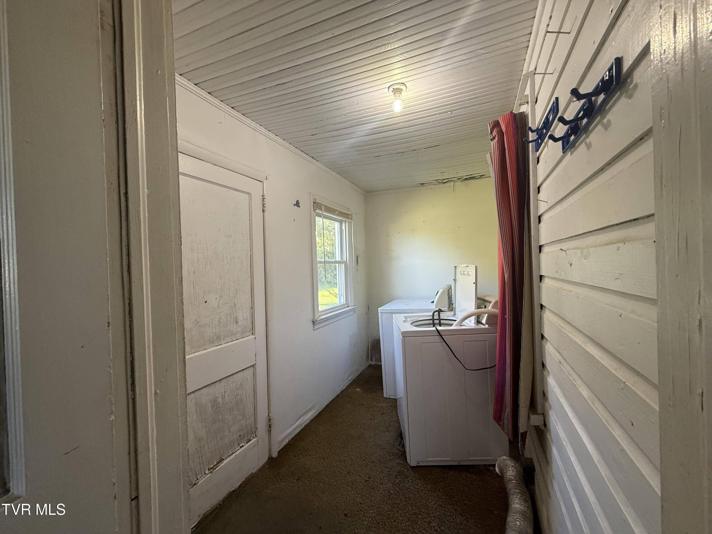 Kingsport, TN 37660,1529 Central ST