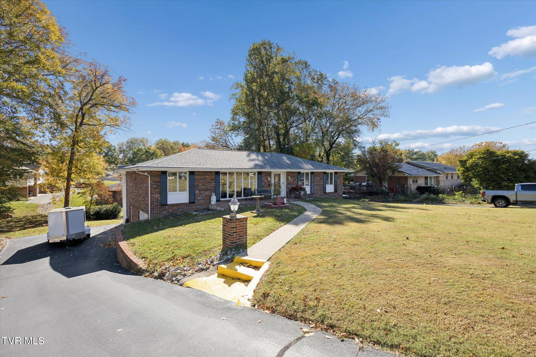 Johnson City, TN 37604,107 Dogwood LN