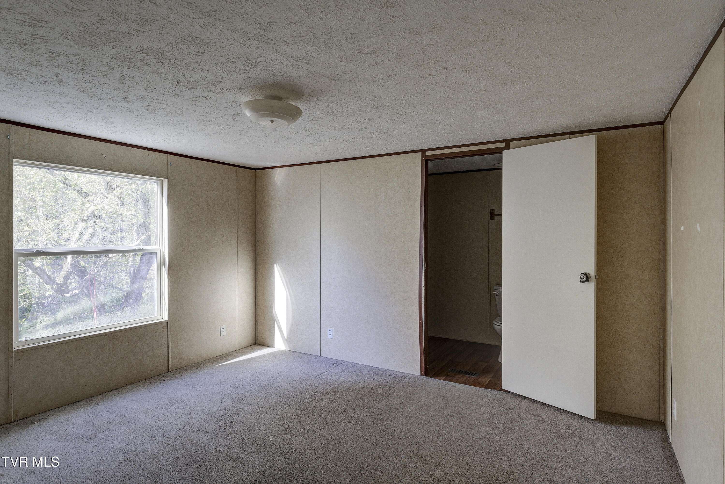 Bristol, TN 37620,1607 Bristol Caverns HWY