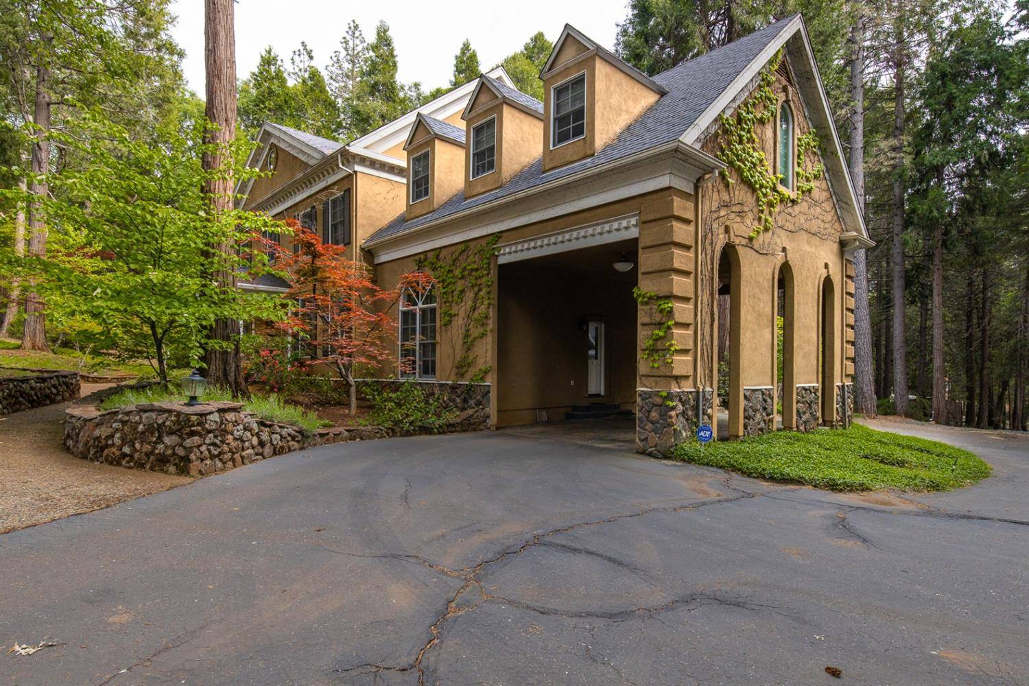 Nevada City, CA 95959,12985 Woodstock DR