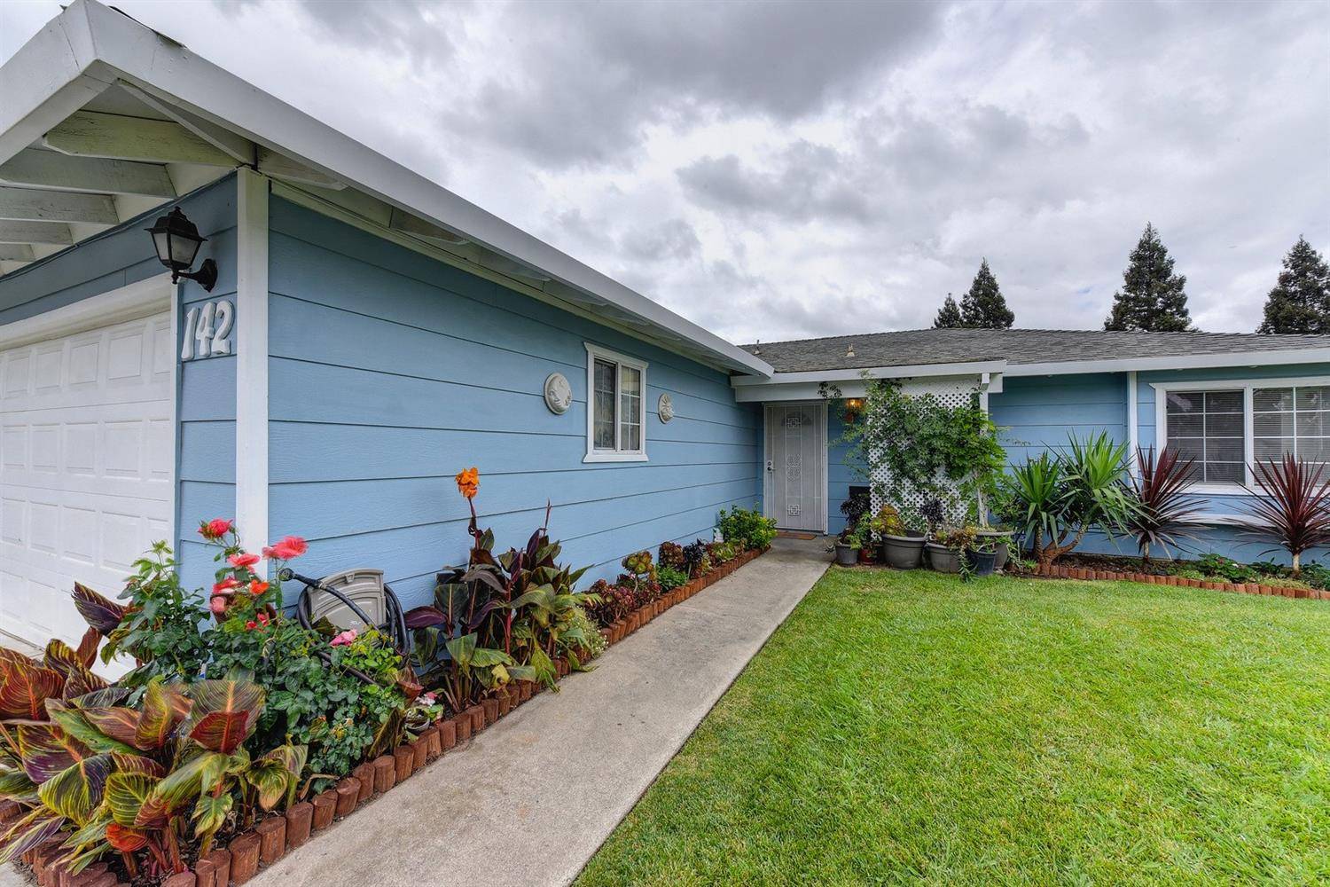 Sacramento, CA 95838,142 Estes WAY