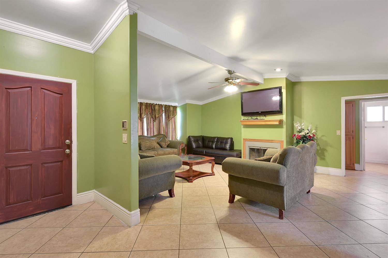 Woodland, CA 95776,809 Matmor RD