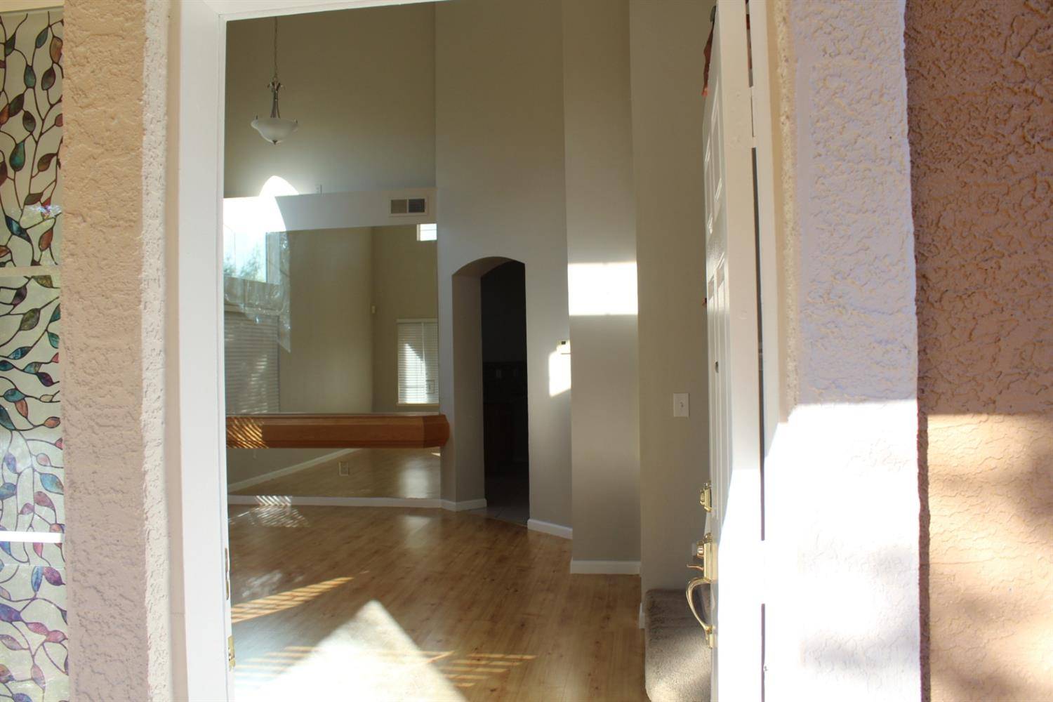 Woodland, CA 95776,884 Kincheloe DR