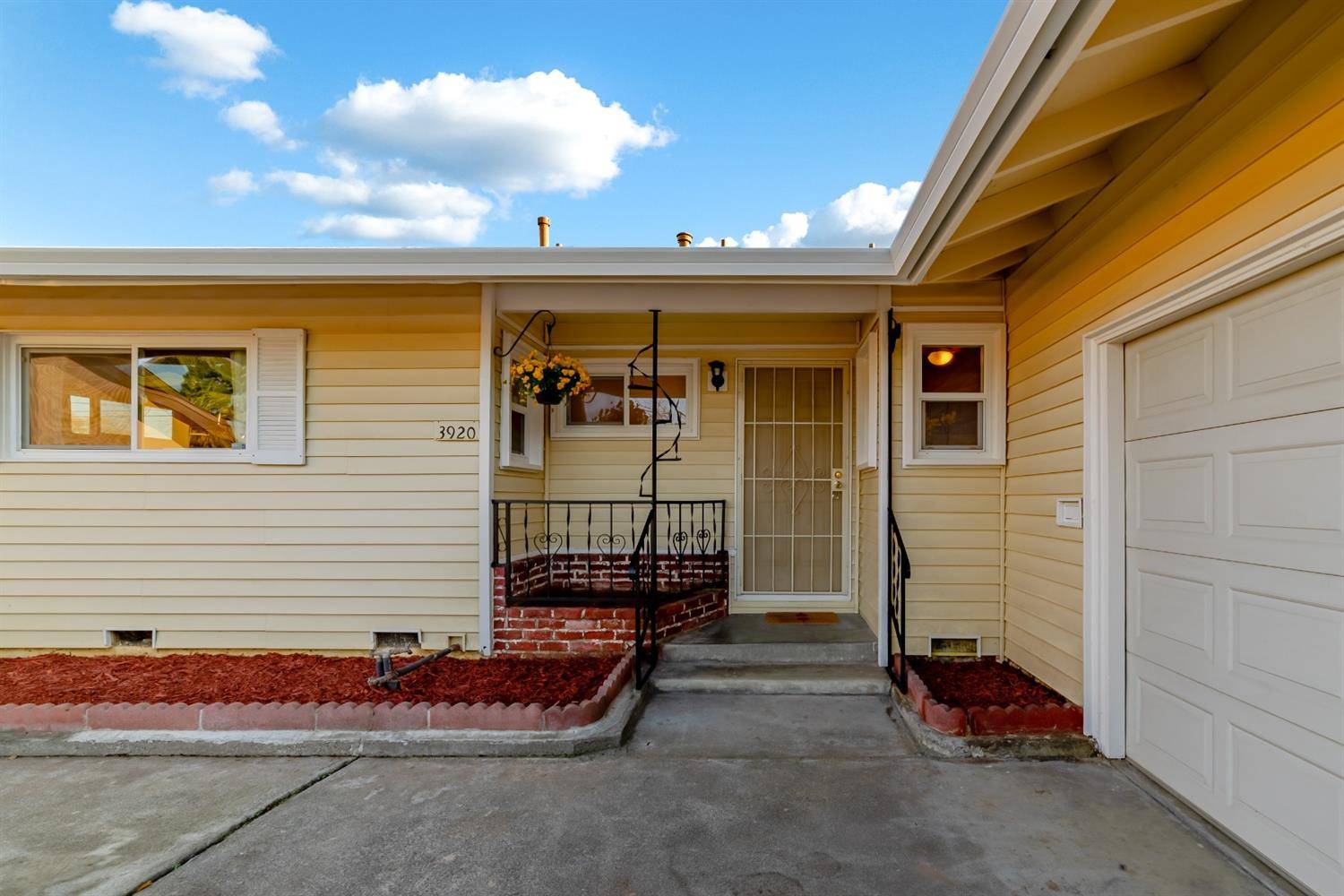 North Highlands, CA 95660,3920 Floral DR